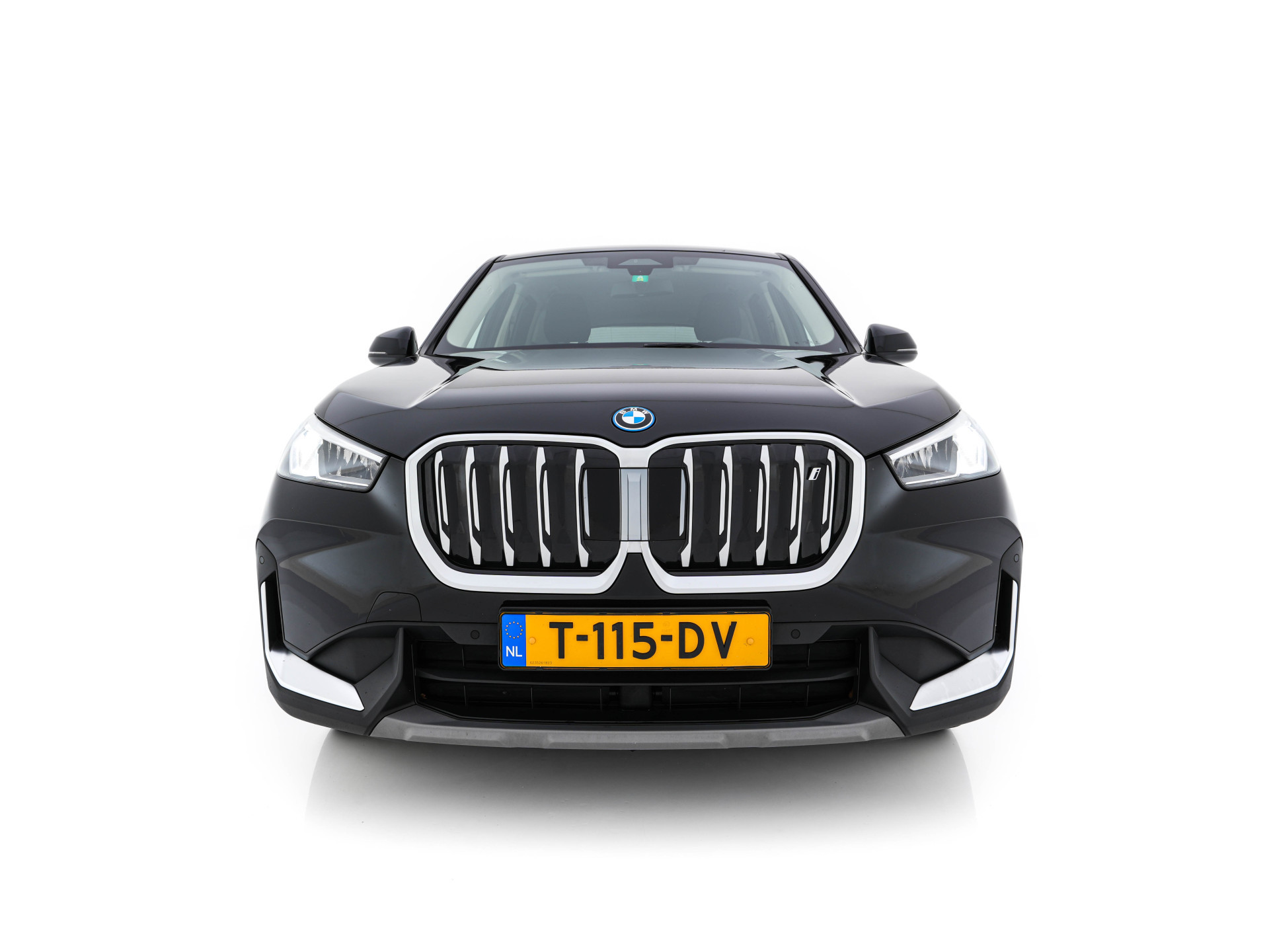 BMW iX1 xDrive30 Launch Edition 67 kWh [ 3-Fase-11kW ] {SOH-100%} (INCL-BTW) Aut. *FULL-LED | DIGI-COCKPIT | DAB+ | NAVI-FULLMAP | PRIVACYGLASS | COMFORTSEATS | ECC | PDC | CRUISE | 18''ALU*