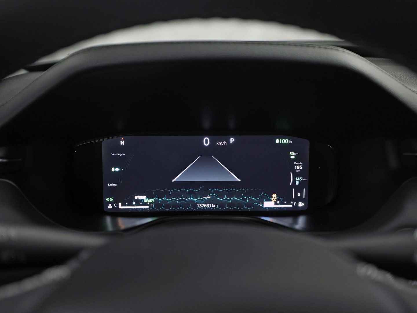 Jeep Compass 4xe 190 Plug-in Hybrid Electric Night Eagle. Automaat (NAP, APPLE CARPLAY, GROOT NAVI, LEDER, ADAPTIVE CRUISE, SPORTSTOELEN, GETINT GLAS, KEYLESS, NIEUWSTAAT)