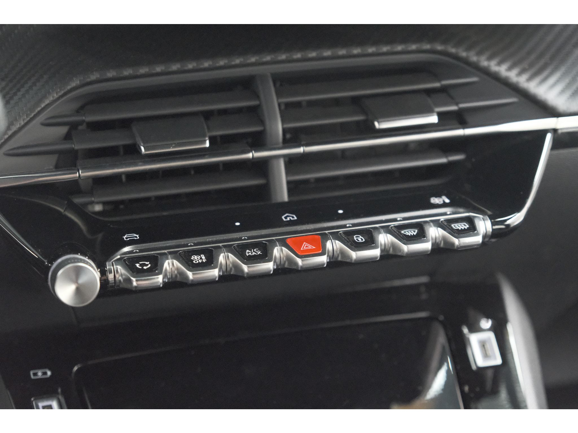 Peugeot 2008 PureTech 100 Allure | Apple Carplay | Parkeersensoren | Climate control