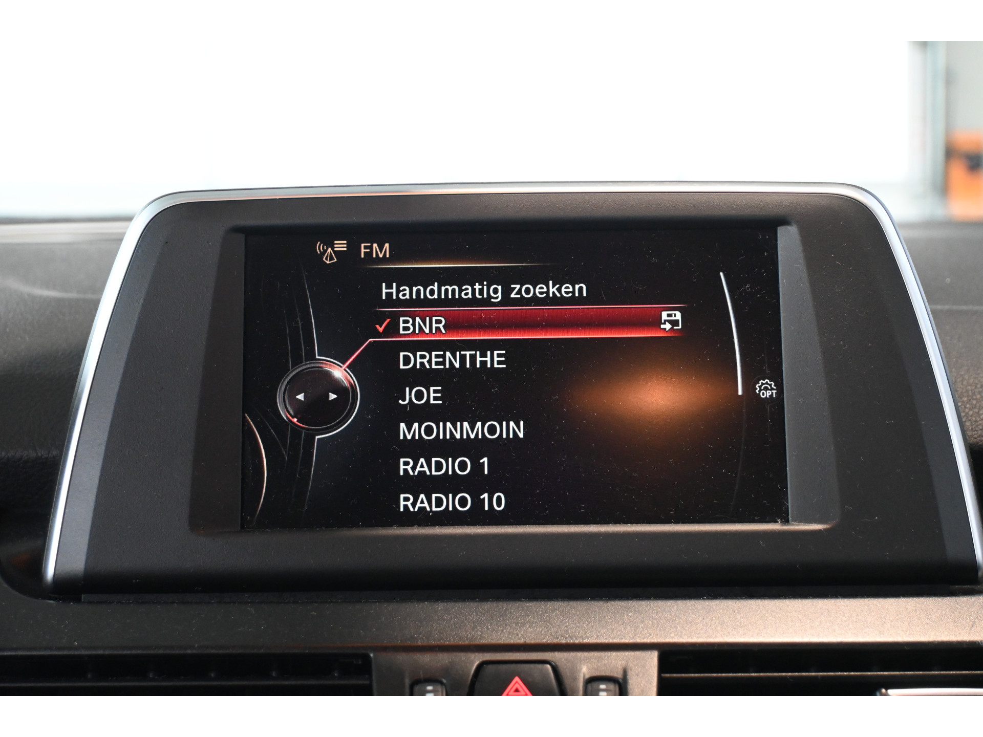 BMW 2-serie Active Tourer 218i Airco Trekhaak LED Lichtmetaal Rijklaarprijs Inruil Mogelijk!