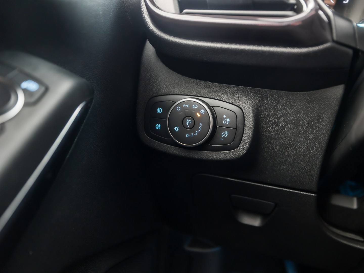 Ford Fiesta 1.0 EcoBoost Vignale (PANORAMADAK, APPLE CARPLAY, CAMERA, LEDER, STOELVERWARMING, SPORTSTOELEN, GETINT GLAS, KEYLESS, NIEUWSTAAT)