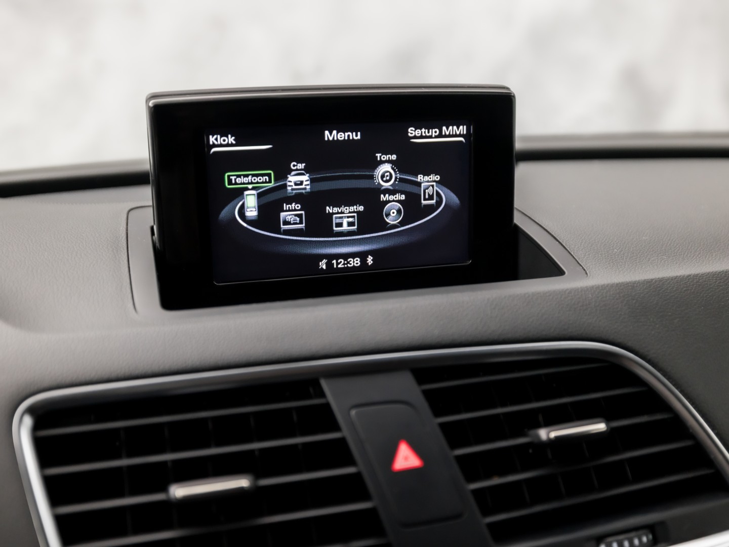 Audi Q3 1.4 TFSI Sport 150Pk Automaat (NAVIGATIE, CLIMATE, STOELVERWARMING, GETINT GLAS, SPORTSTOELEN, BLUETOOTH, NIEUWE APK, NIEUWSTAAT)