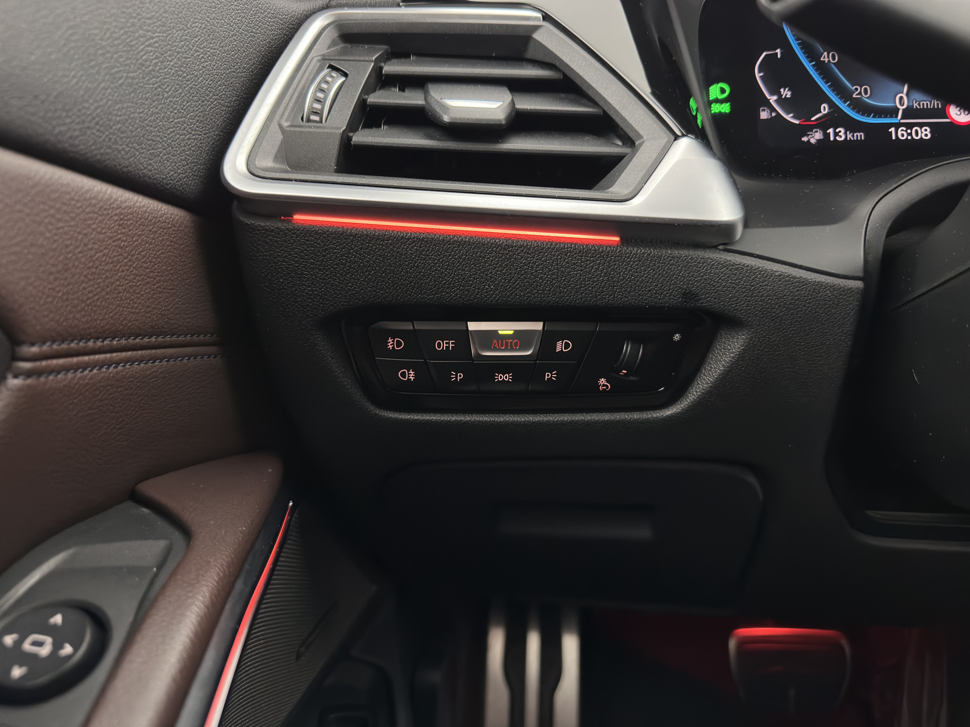 BMW 3-serie Touring 320e M-Sportpack Business Edition Plus (Plug-In) (INCL-BTW) *PANO | LASER-LED | LEATHER | HEATED-SPORTSEATS | HARMAN/KARDON | VIRTUAL-COCKPIT | AMBIENT-LIGHT | NAVI-FULLMAP | DAB+ | 18''ALU*