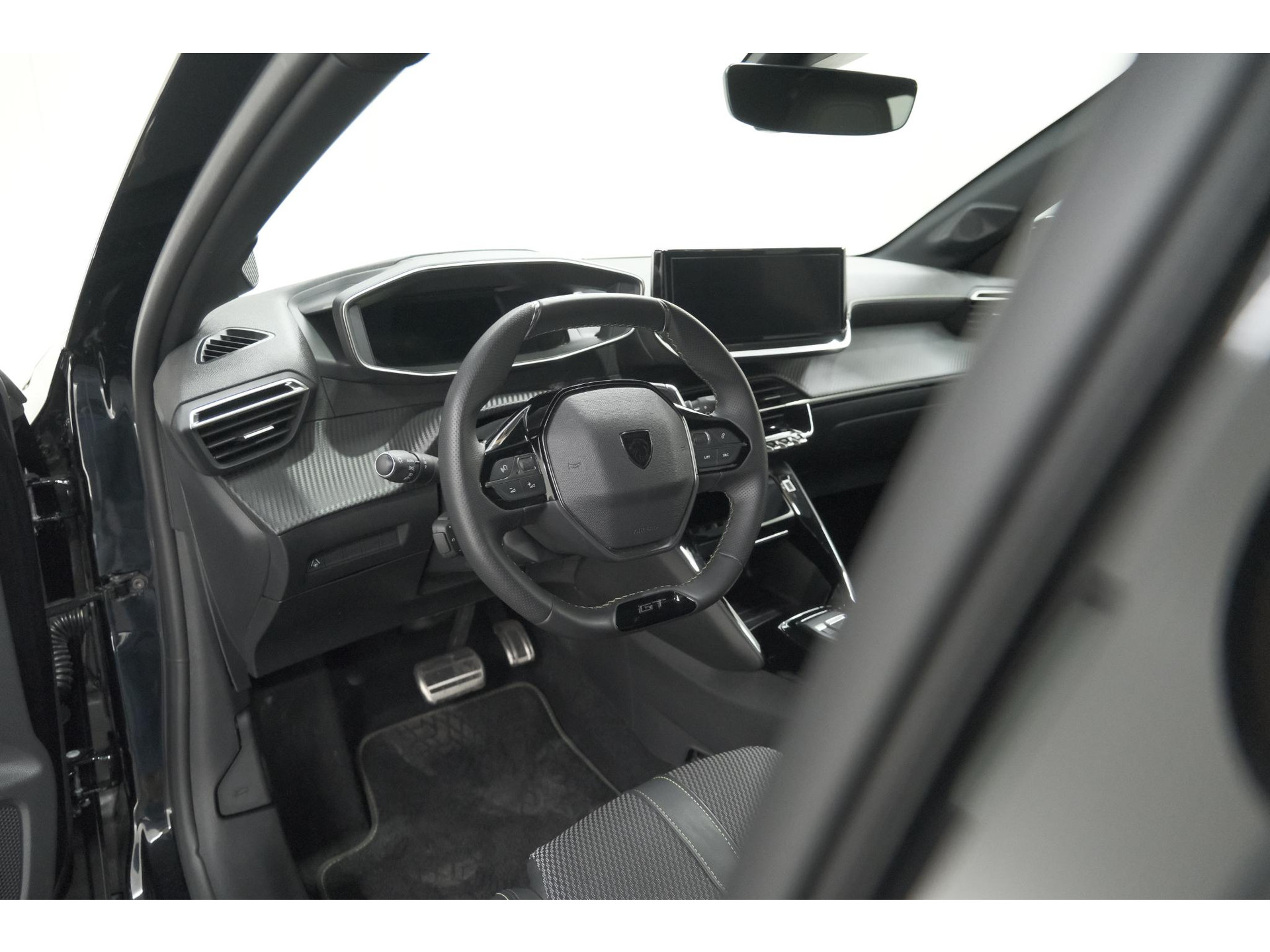 Peugeot 208 Hybrid 136 e-DCS6 GT | 360 Camera | Adaptieve Cruise Control | Dodehoekdetectie | Apple Carplay