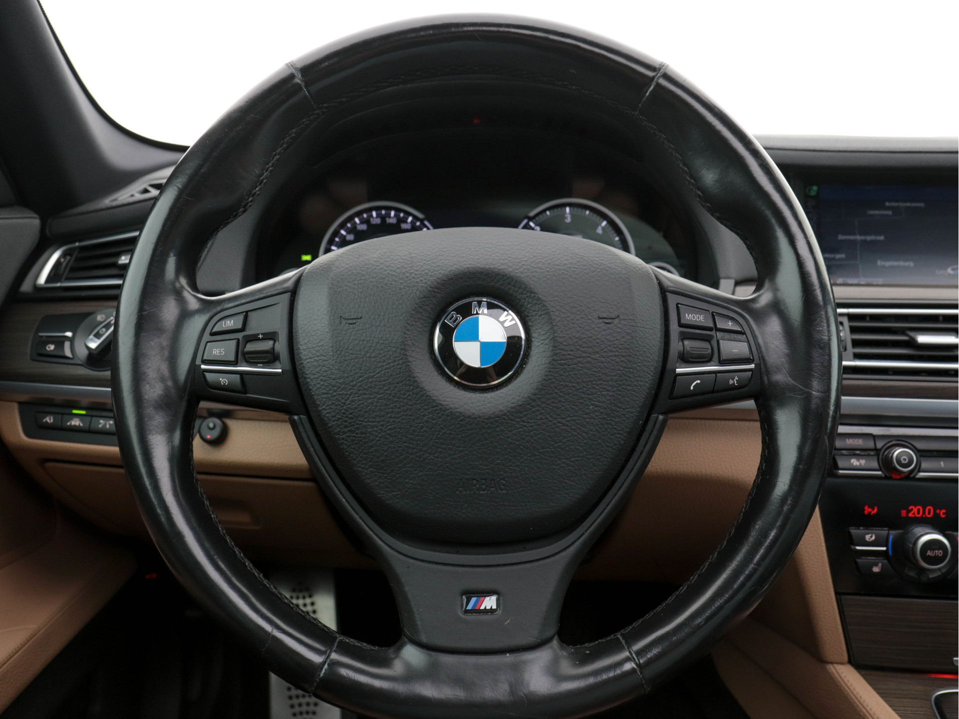 BMW 7-serie 740d xDrive M-Sport Aut. *PANO | LEATHER | FULL-LED | SURROUND-VIEW | NAVI-FULLMAP | SOFT-CLOSE | HEAD-UP | HARMAN/KARDON-AUDIO | KEYLESS | CRUISE | HEATED-SPORTSEATS | LANE-ASSIST | MEMORY-PACK | TOWBAR