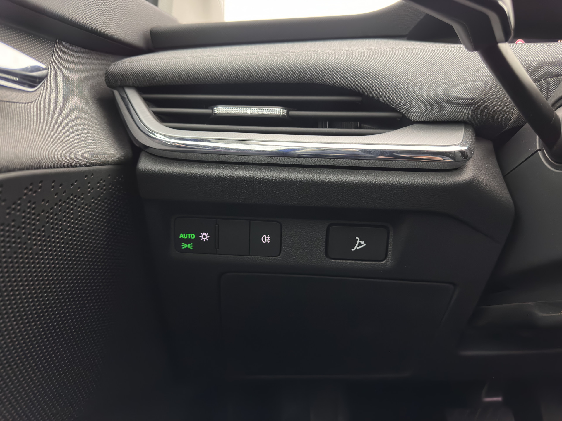 ŠKODA Enyaq iV 80 [ 3-Fase ] {SOH-88% } (INCL-BTW) *LEATHER-FABRIC | FULL-LED | DIGI-COCKPIT | CAMERA | KEYLESS | NAVI-FULLMAP | AMBIENT-LIGHT | ECC | HEATED-COMFORTSEATS | DAB+ | PDC | CRUISE | CARPLAY | TOWBAR | 19"ALU*