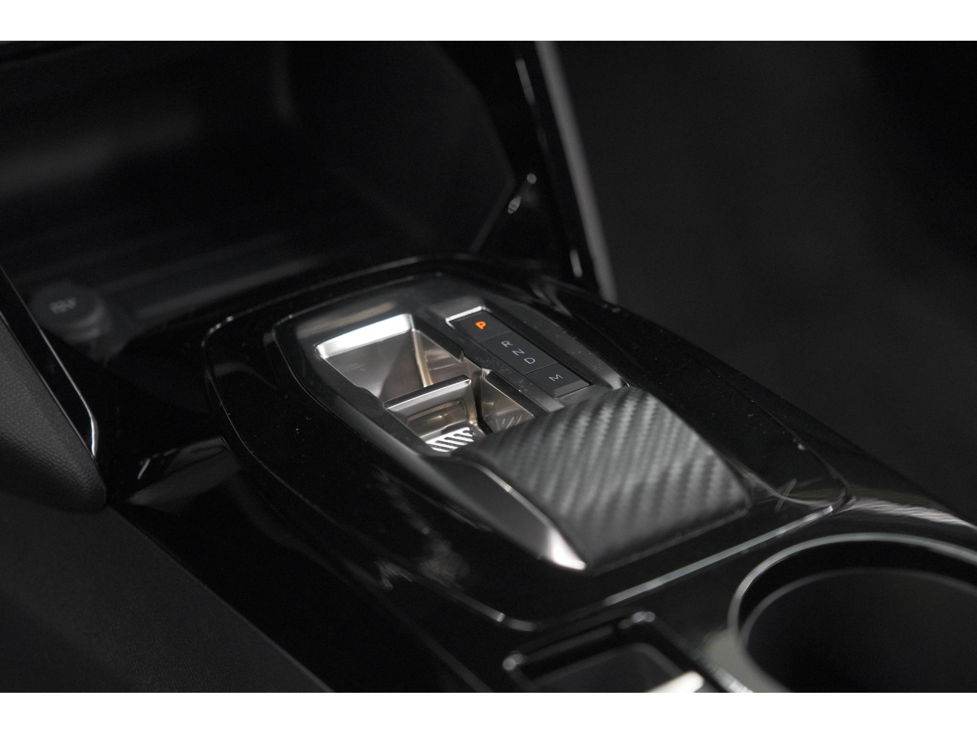 Peugeot 2008 1.2 Hybrid 136 GT | Camera | Apple Carplay | Parkeersensoren