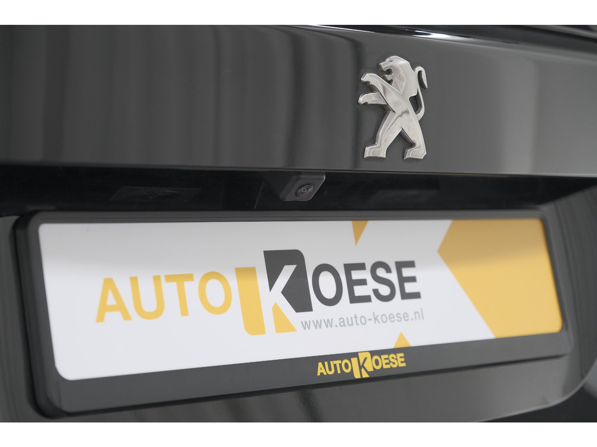 Peugeot 2008 PureTech 130 Blue Lease Allure | Camera | Apple Carplay | Parkeersensoren | Climate Control