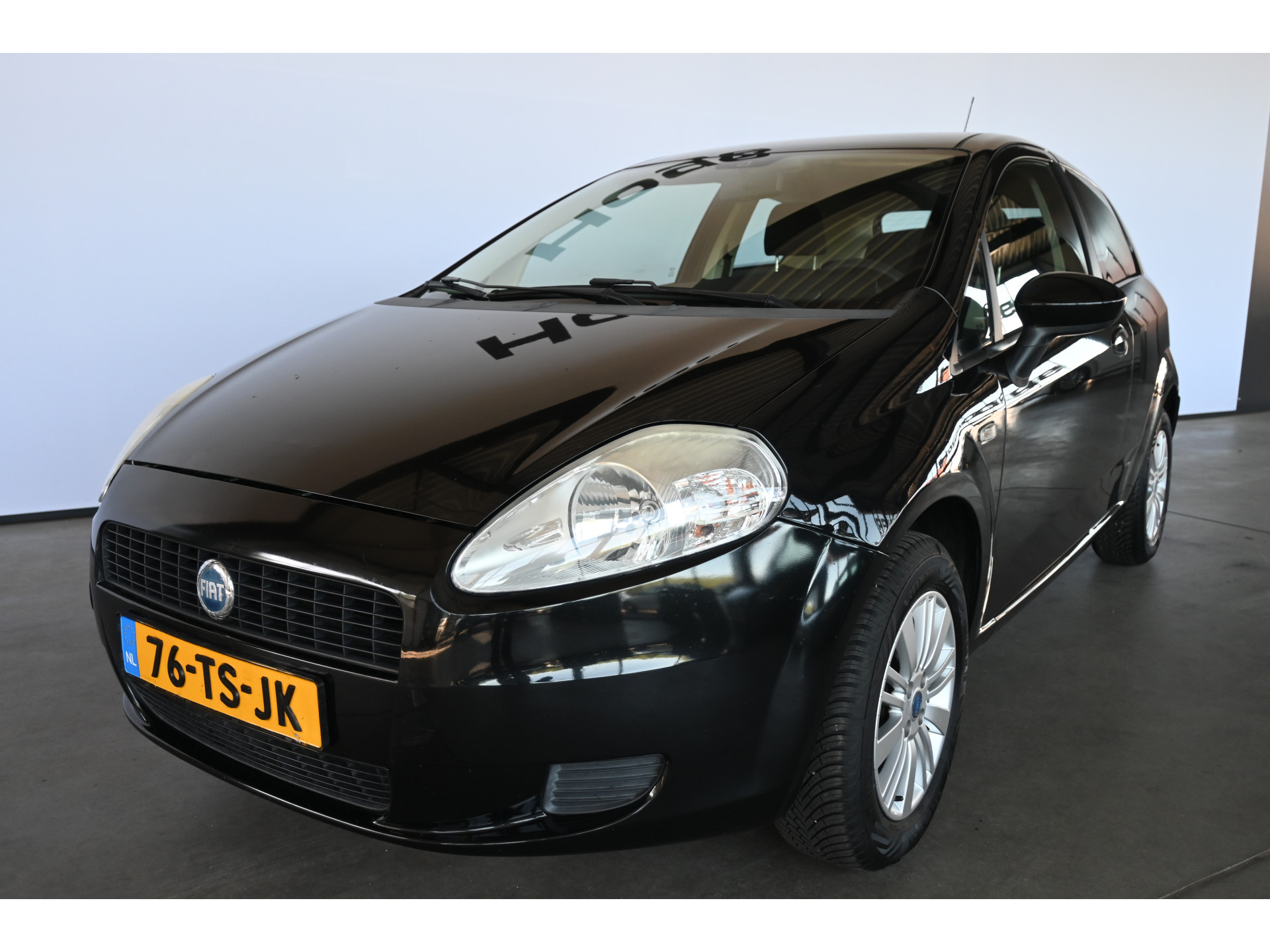 Fiat Grande Punto 1.4 Dynamic Nap Airco Lichtmetaal Stuurbekrachtiging Rijklaarprijs Inruil Mogelijk!