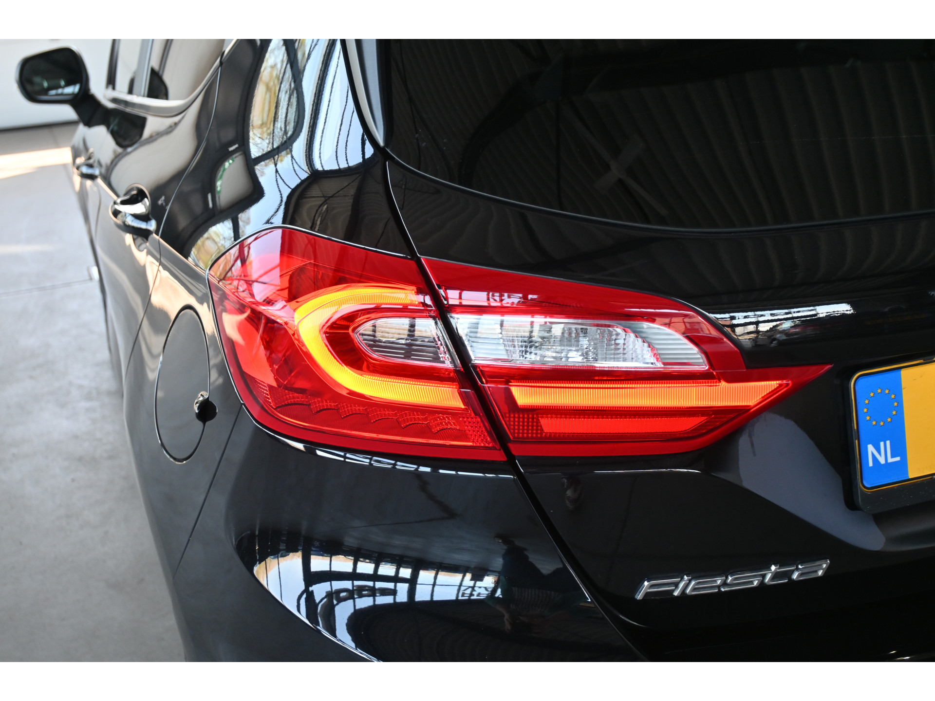 Ford Fiesta 1.0 EcoBoost ST-Line Bang & Olufsen Clima Navigatie Cruise control LED Stoelverwarming Inruil Mogelijk!