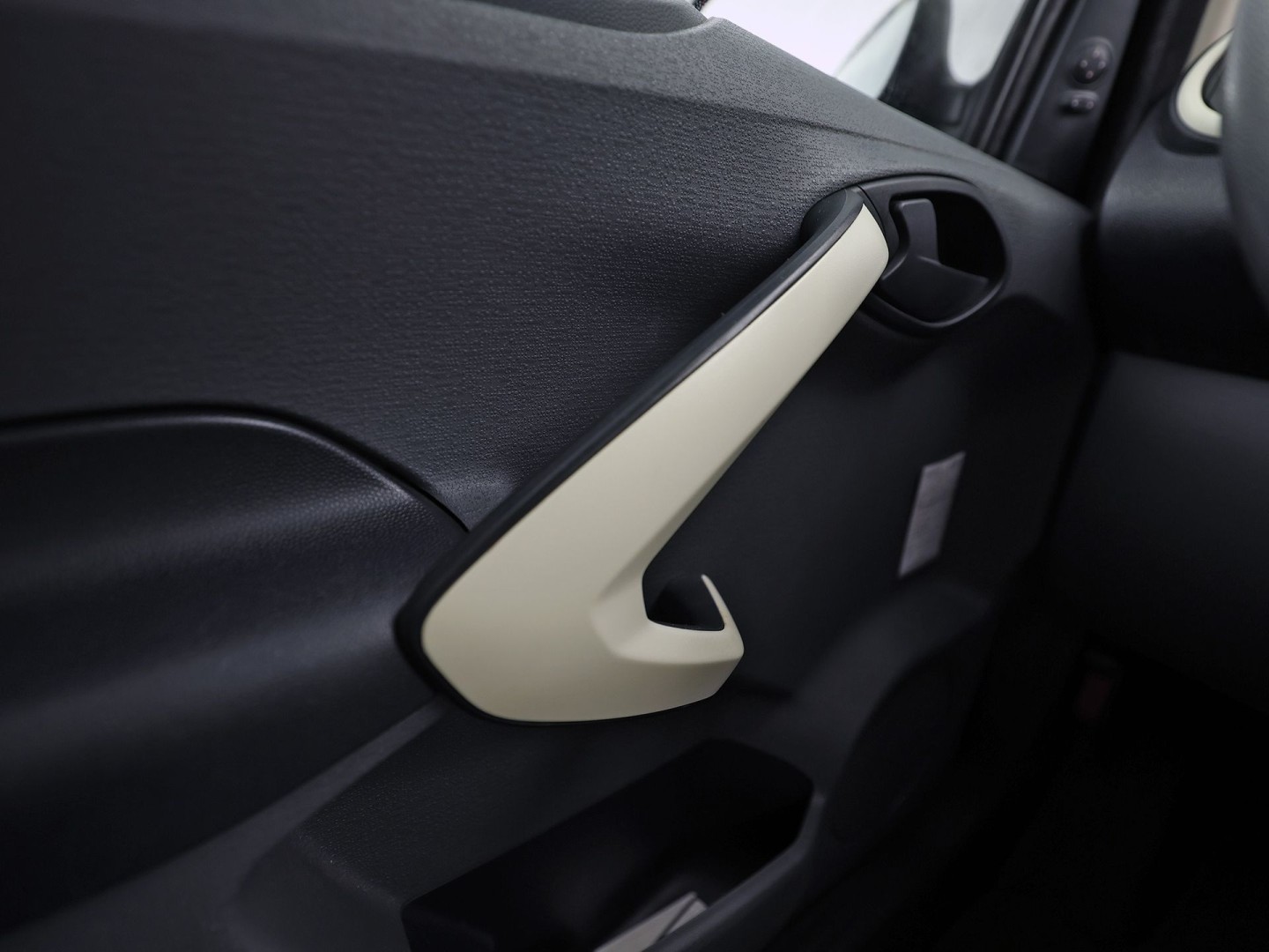 Ford Ka 1.2 Cool & Sound (AIRCO, ELEK RAMEN, SPORTSTOELEN, NIEUWE APK, NIEUWSTAAT)