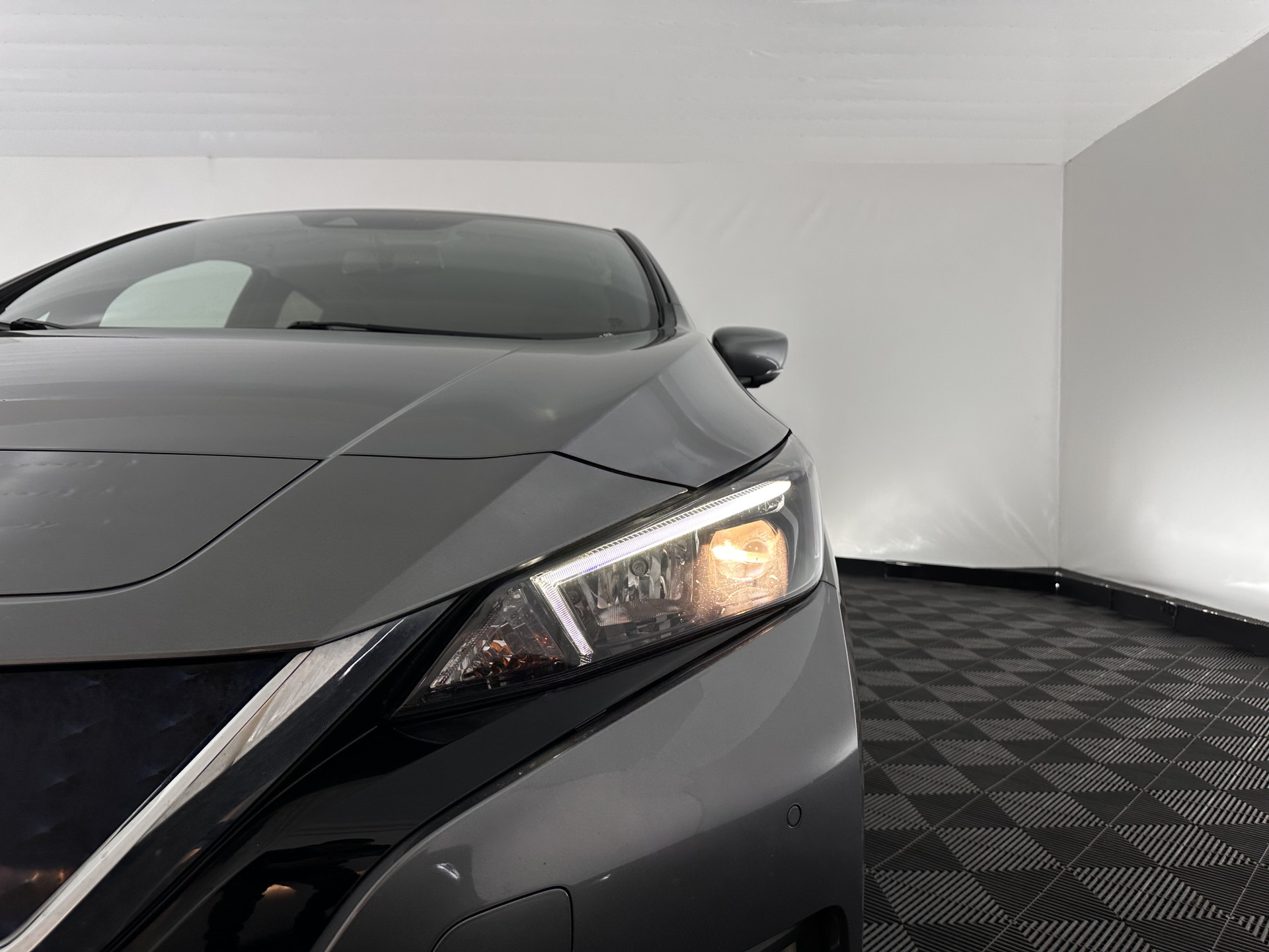 Nissan LEAF N-Connecta 40 kWh {SOH-90%} Aut. *HEATPUMP | ADAPTIVE-CRUISE | NAVI-FULLMAP | TOPVIEW | KEYLESS | BLINDSPOT |  DIGI-COCKPIT | HEATED-COMFORTSEATS | DAB | PRIVACYGLASS | ECC | PDC | CARPLAY | 17"ALU*