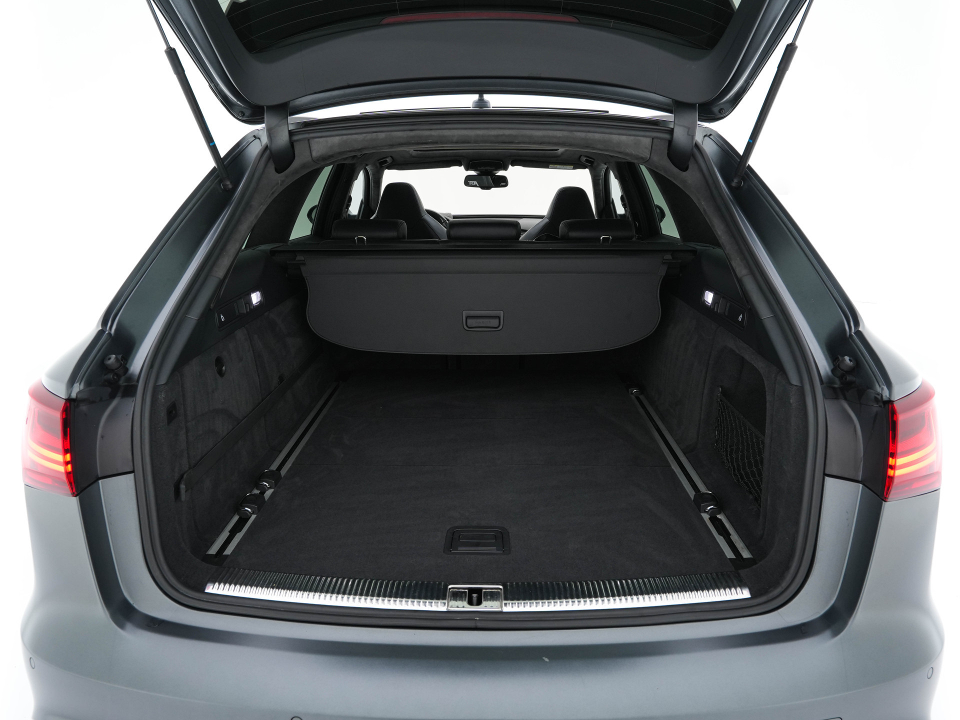 Audi RS6 4.0 TFSI RS6+ ABT ( 1of 50 produced world wide ) Aut. *Only-1-OWNER | CERAMIC-BRAKES | PANO | HEAD-UP | RS-SEATS | LUXURY-LEATHER | MATRIX-LED | ADAPTIVE-CRUISE | BLIND-SPOT | BOSE-SOUND | MEMORY-PACK | TOP-VIEW | KEYLESS | NAVI-FULLMAP | .