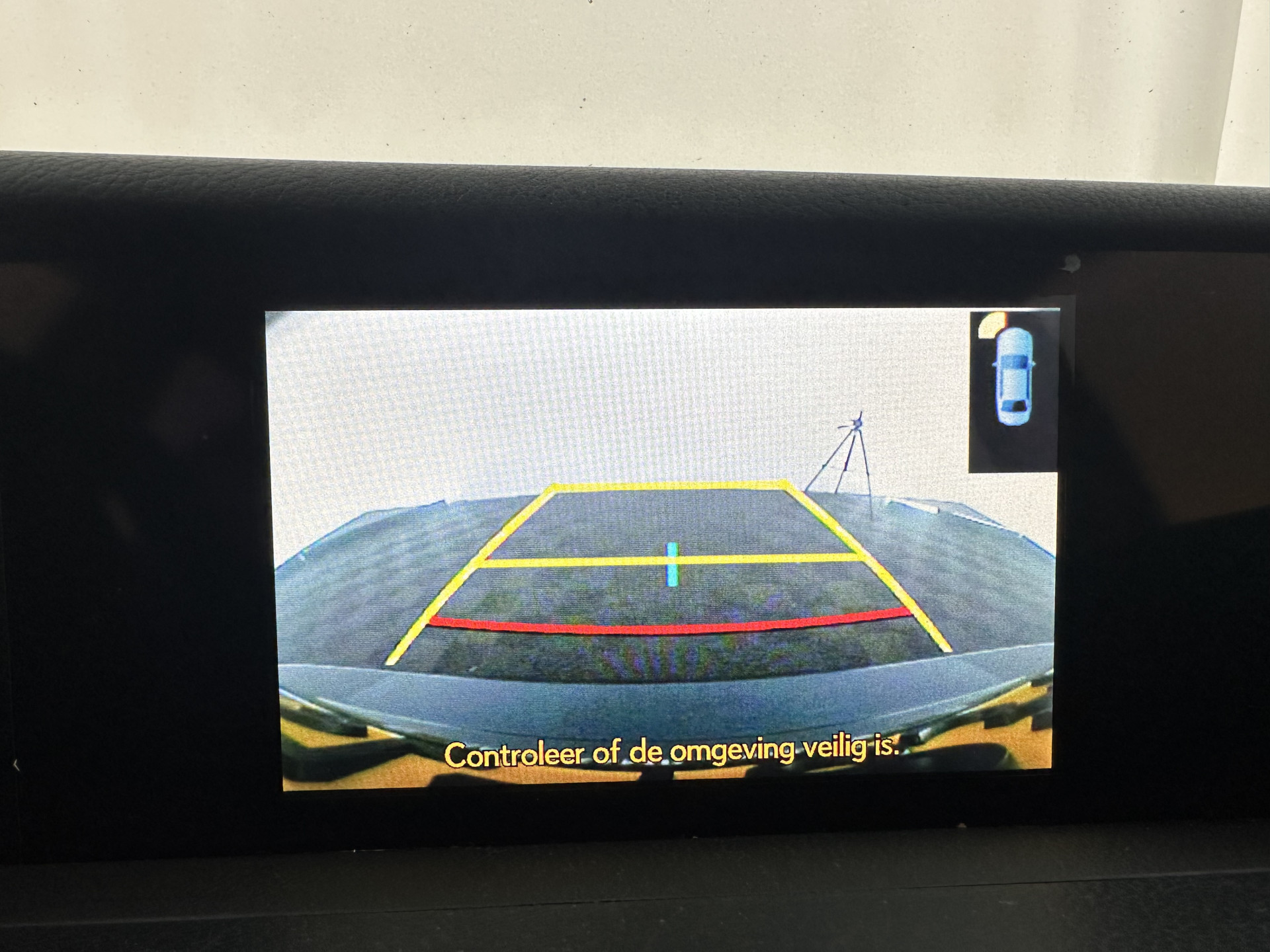 Lexus IS 300h Hybrid Business Line Aut. *PANO | LEATHER-MICROFIBRE | FULL-LED | NAVI-FULLMAP | HEATED-COMFORTSEATS | CAMERA | ECC | SHIFT-PADDLES | PDC | CRUISE | 17''ALU*