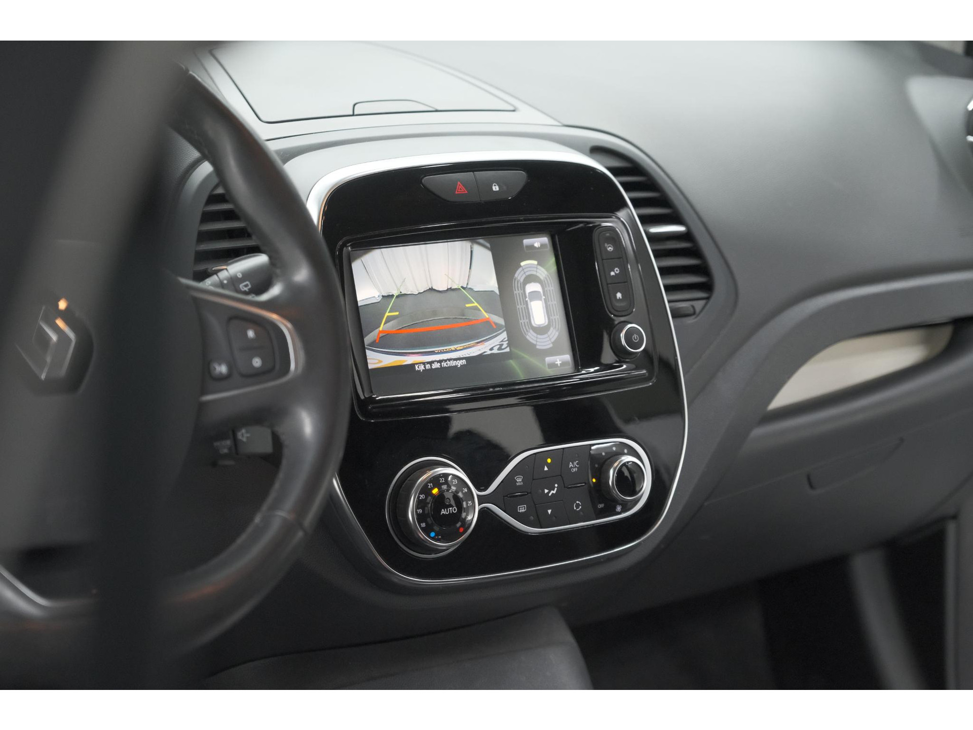 Renault Captur TCe 90 Intens | Camera | Dodehoekdetectie | Navigatie | Parkeersensoren