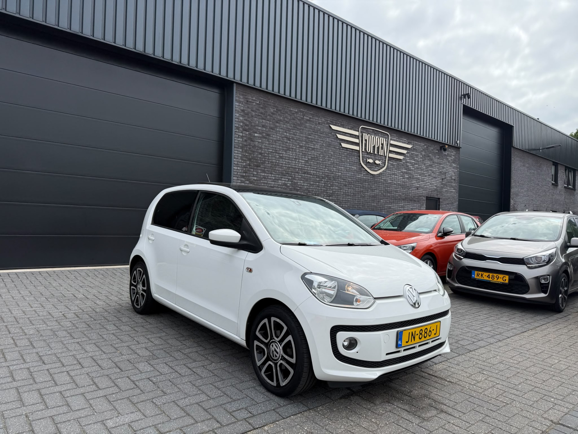 Volkswagen Up! 1.0 high up! BlueMotion | 2E EIGENAAR | 3/6/12MND GARANTIE | PANO | CRUISE | AIRCO | NAVI | FENDER AUDIO |