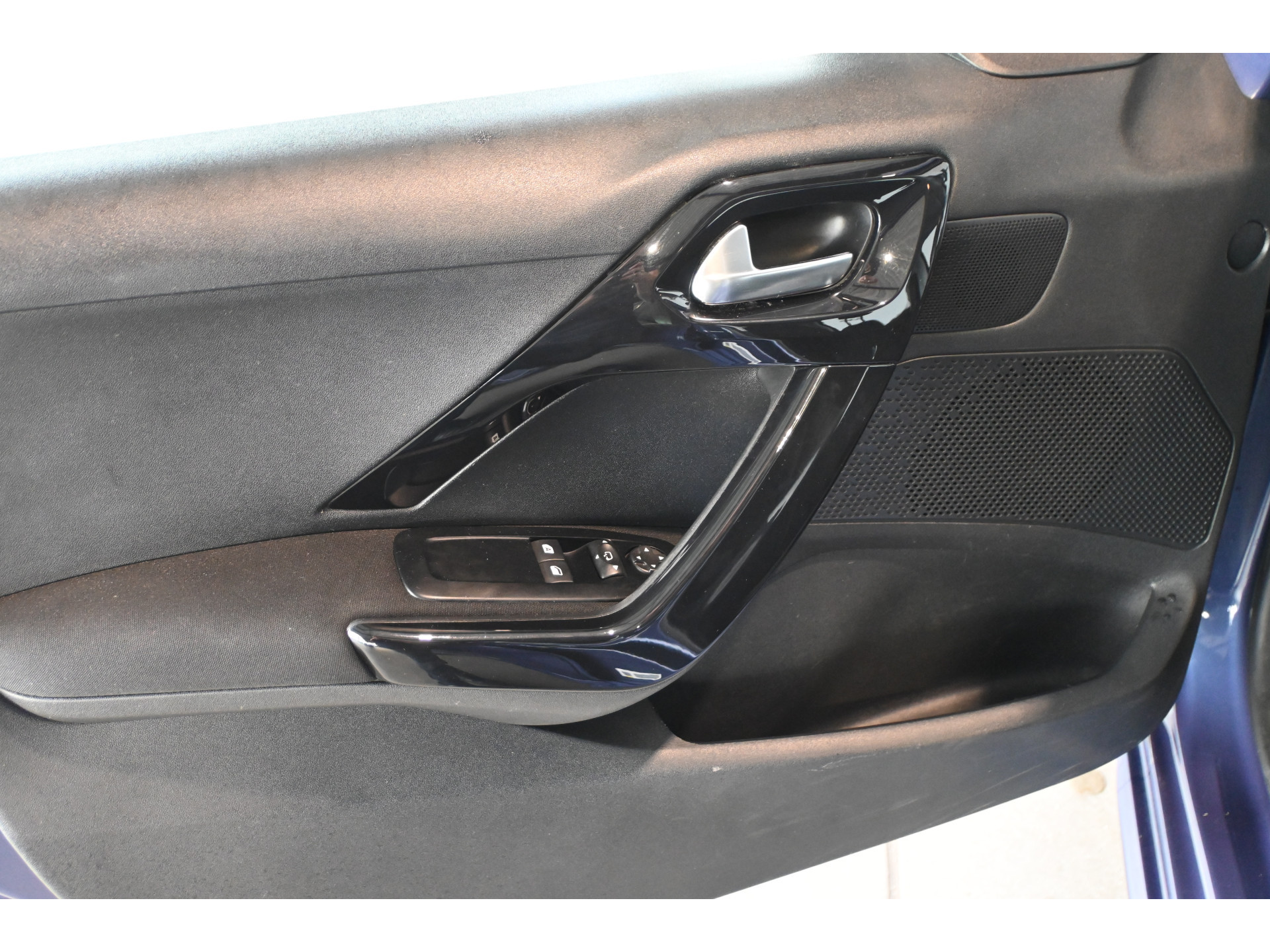 Peugeot 208 1.6 e-HDi Active Clima Cruise control Trekhaak Navigatie Lichtmetaal 100% Onderhouden Inruil Mogelijk!
