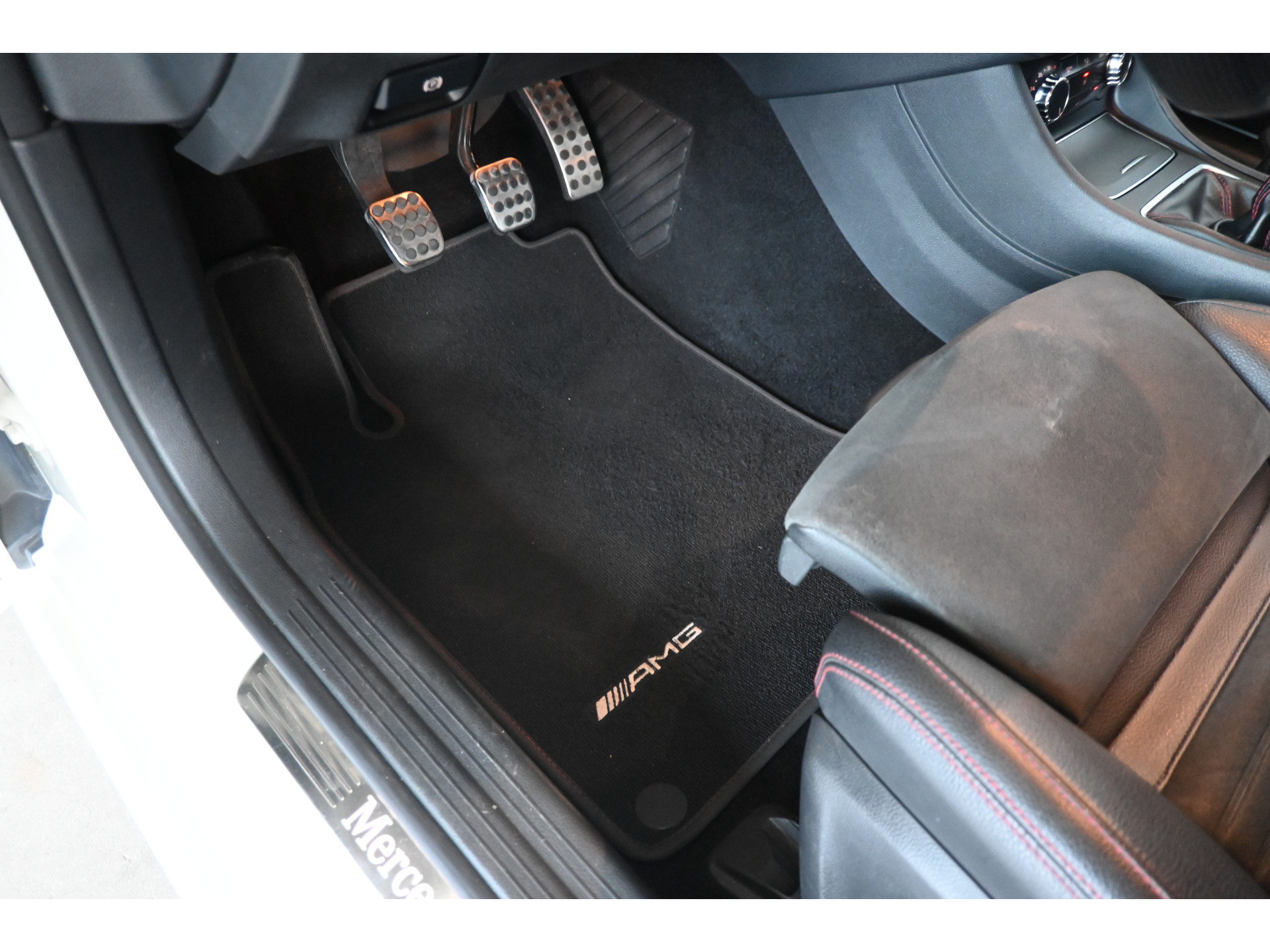 Mercedes-Benz CLA-klasse 180 AMG Night Edition Plus Clima Cruise Xenon LED Navigatie Inruil mogelijk
