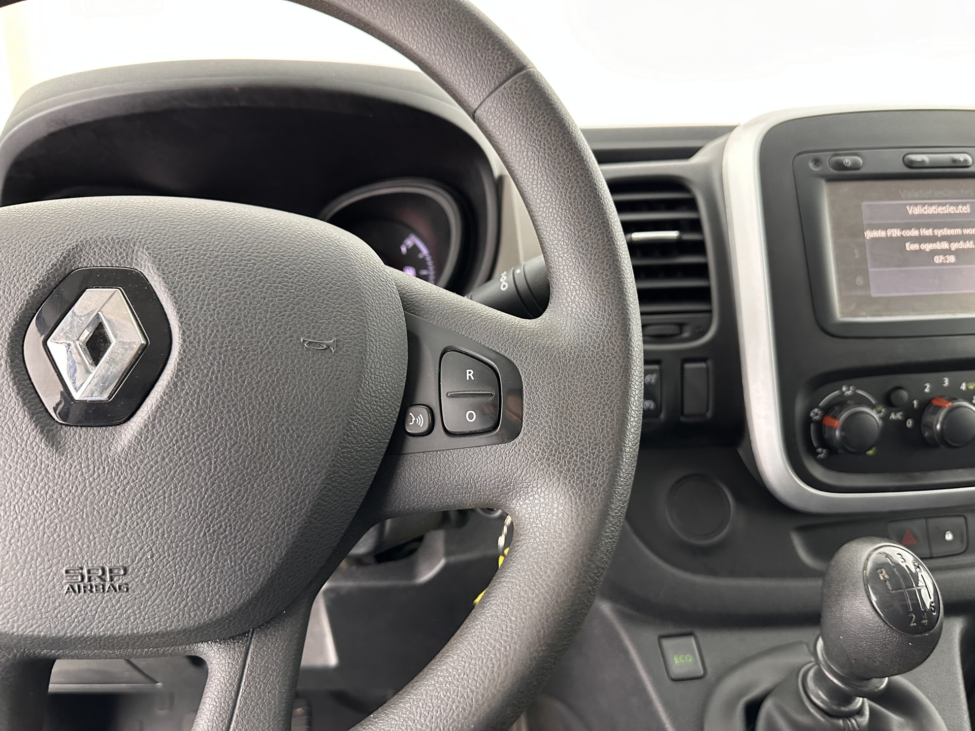 Renault Trafic 1.6 dCi T29 L1H1 Comfort-Pack *NAVI-FULLMAP | AIRCO | CRUISE | 3-PERS | PDC | 1.260 Kg-Cargo-Capacity*