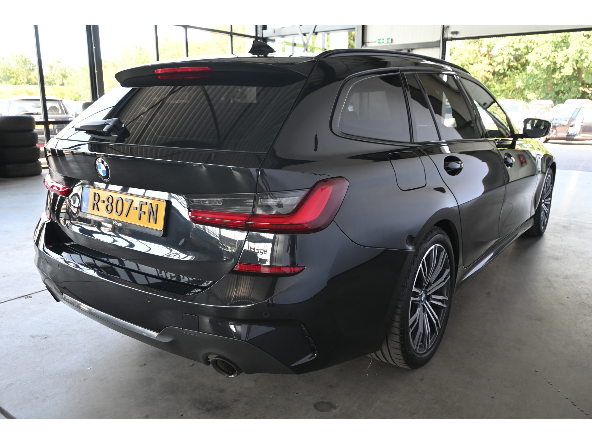 BMW 3-serie Touring 320i Automaat Business Edition Plus M-Pakket Navigatie LED Panoramadak Goed Onderhouden! Inruil Mogelijk!