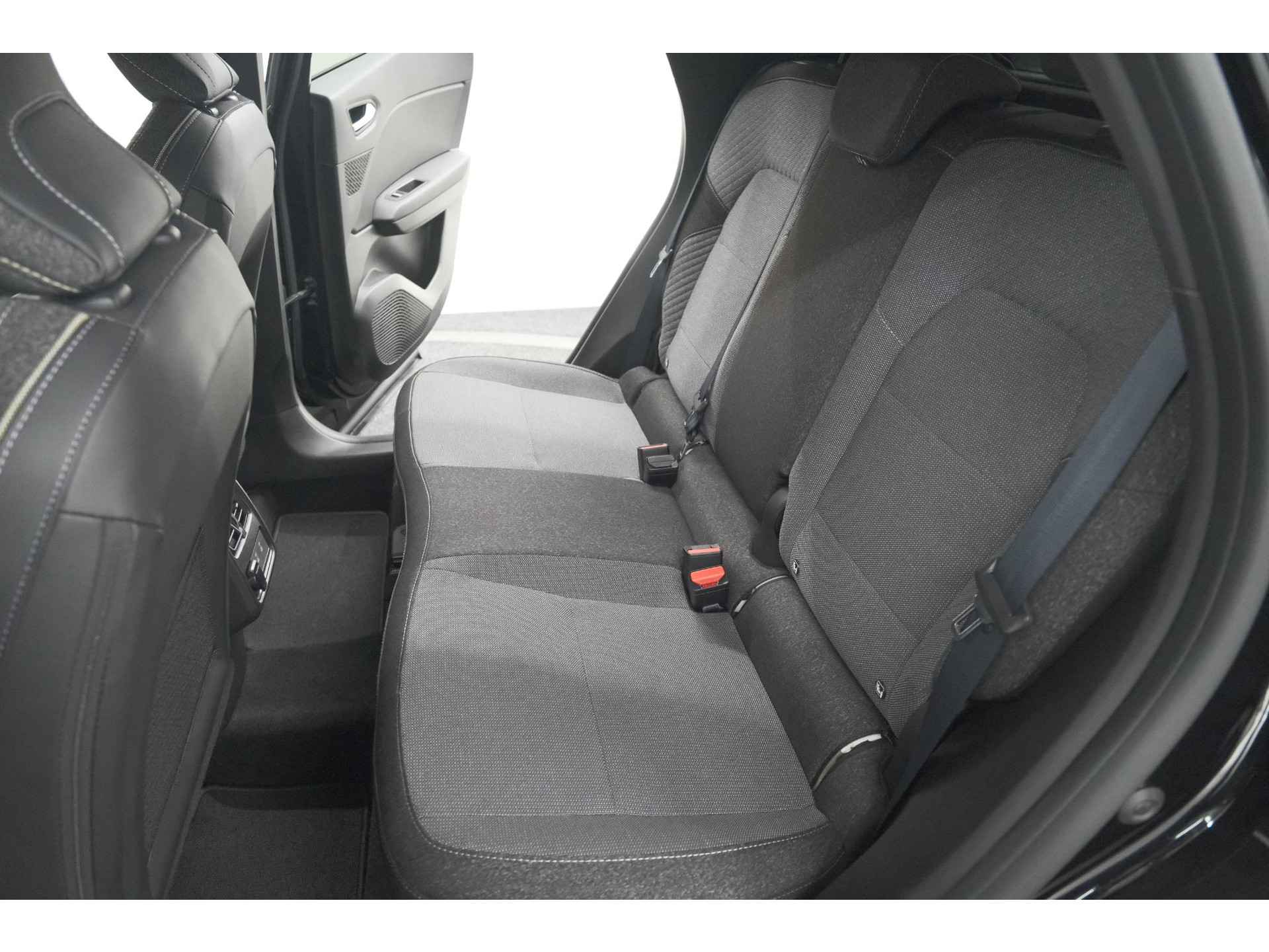 Renault Captur Mild Hybrid 160 EDC Techno | Pack Winter | Camera | Adaptieve Cruise Control | Apple Carplay