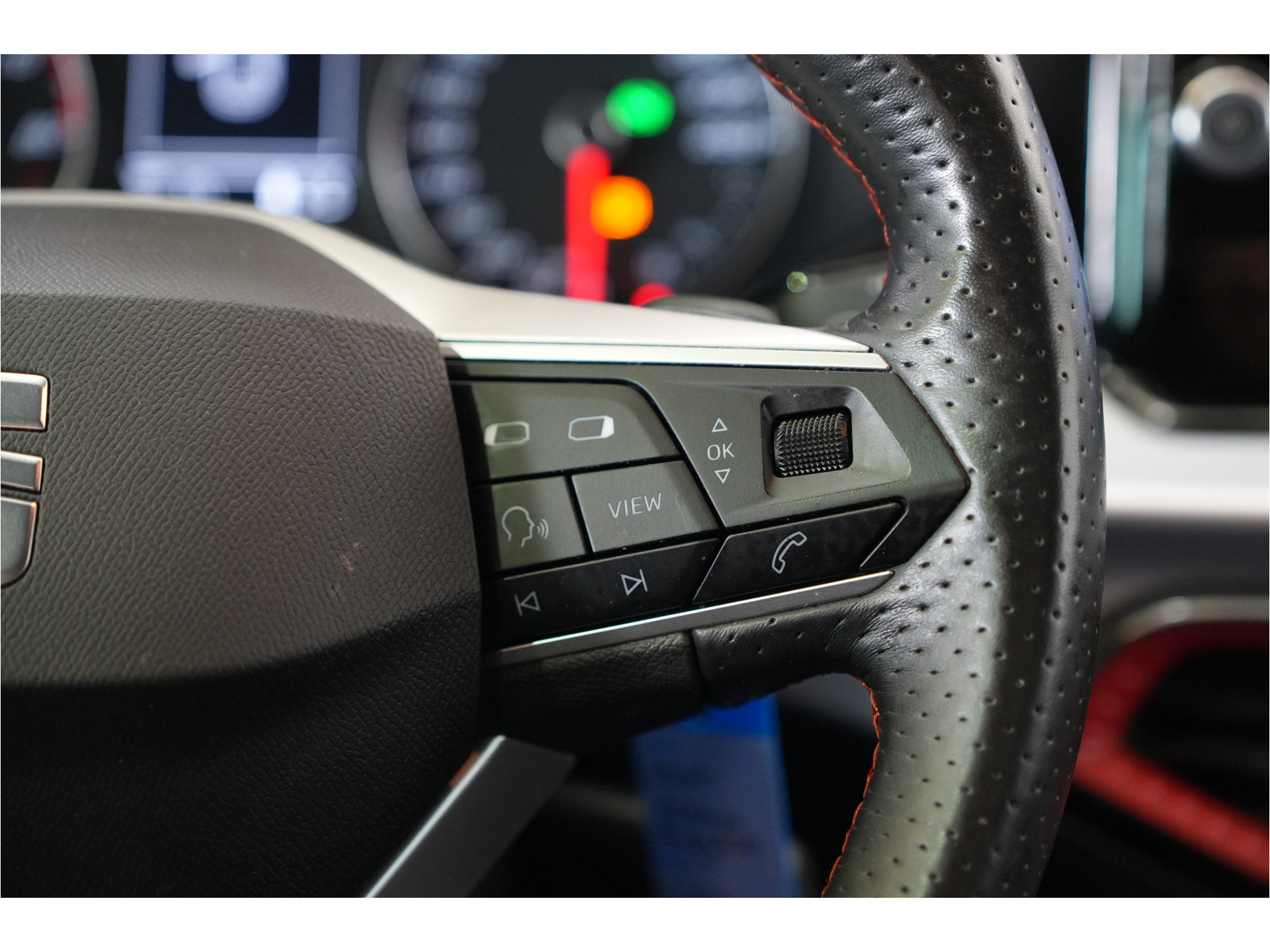 SEAT Arona 1.5 TSI EVO FR Business Intense | 150 pk | Camera | Stl. verw. | Adaptive Cruise |