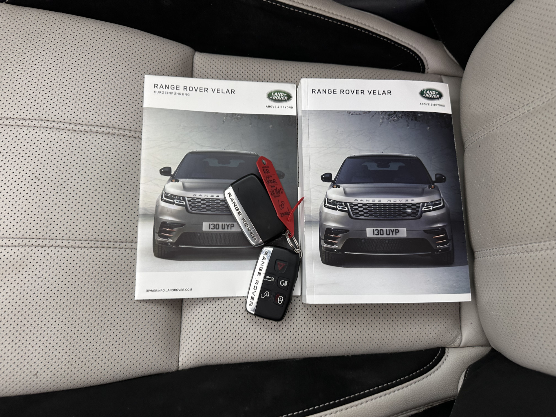 Land Rover Range Rover Velar 2.0 I4 AWD R-Dynamic HSE Aut. *PANO | LEATHER | FULL-LED | MEMORY-PACK | BLINDSPOT | MERIDIAN-SURROUND | DIGI-COCKPIT | CAMERA | KEYLESS | HEATED-COMFORTSEATS | PRIVACYGLASS | SHIFTPADDLES | HEAD-UP | 21"ALU*