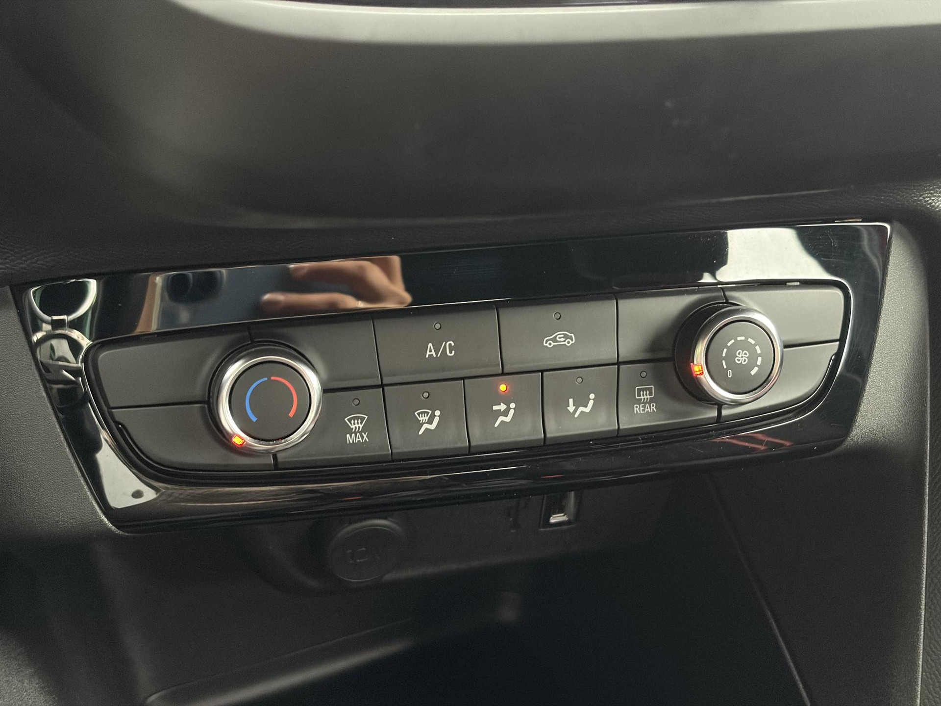 Opel Corsa 1.2 GS Line ✓D-riem vv in 2023✓Net beurt gehad✓2e Eigenaar✓102pk✓Dealer Onderhouden✓Carplay✓6 Bak✓Rijstrooksensor✓Clima✓Cruise✓Halfleder✓Lm velgen✓N.A.P✓Apk tot 08-2027