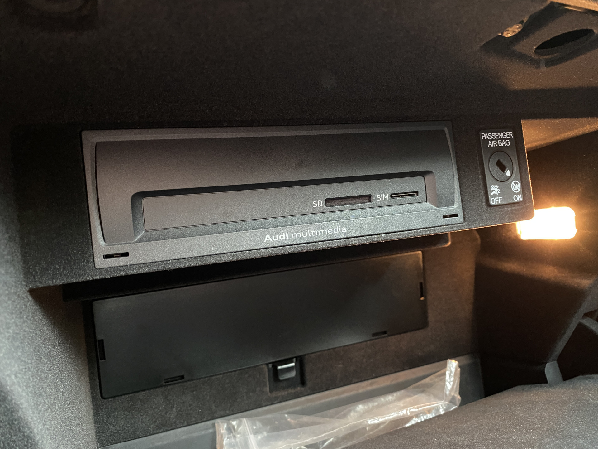Audi Q3 35 TFSI 150 pk S Line AUT. | zwart optiek | 20'' lichtmetalen velgen | adaptieve cruise | sportstoelen | apple carplay | led kopl.