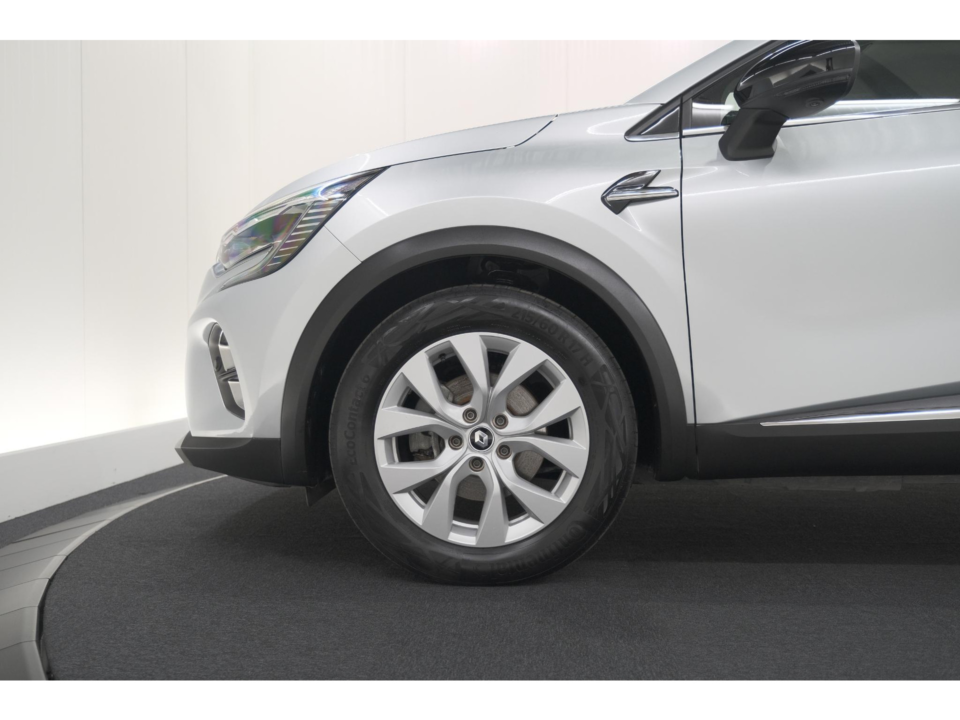 Renault Captur 1.6 E-Tech full hybrid 145 techno | Camera | Parkeersensoren | Climate control | Keyless
