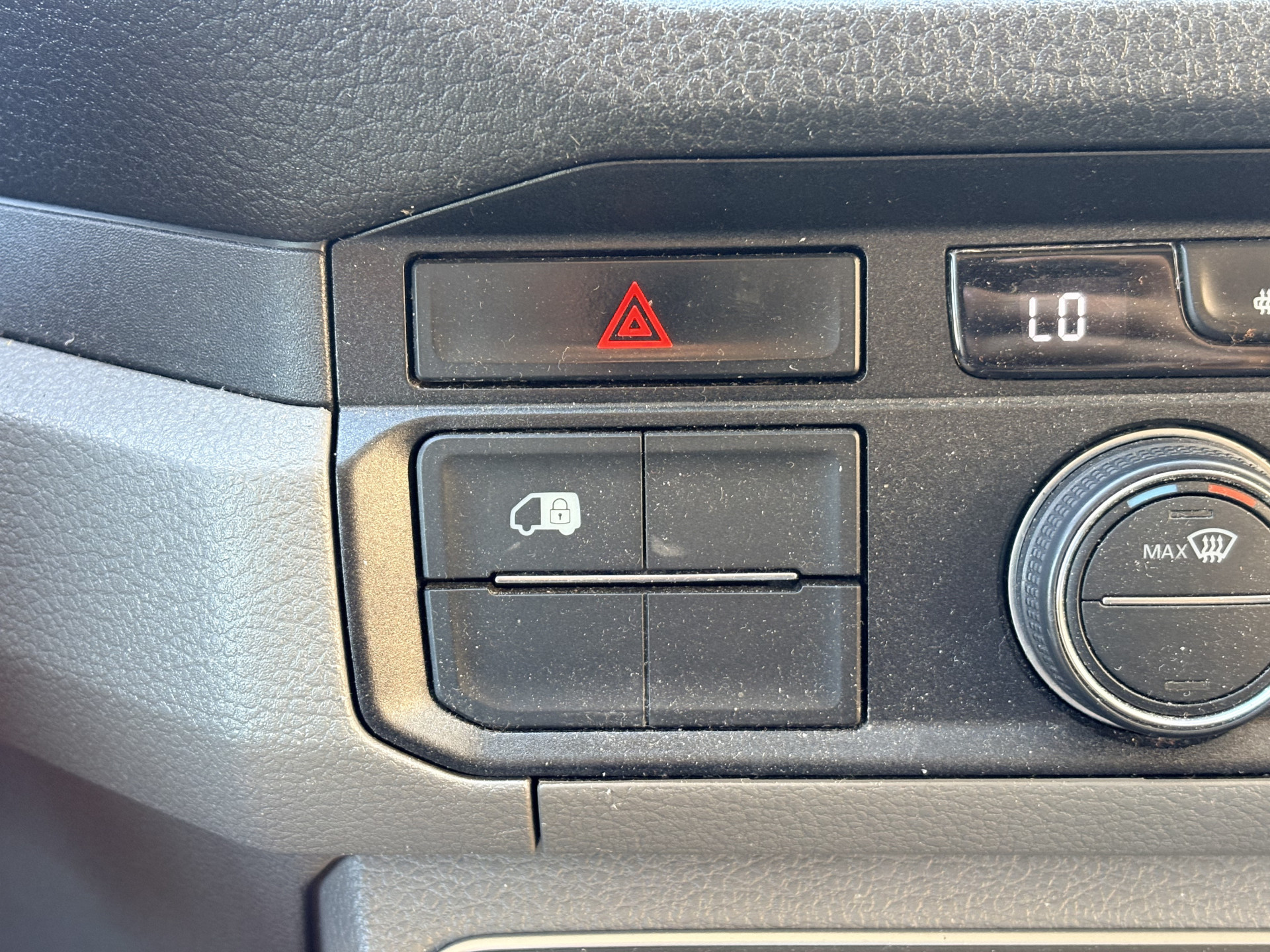 Volkswagen Crafter e-Crafter 36kWh 136PK Elektrisch Koelwagen Zanotti Nachtkoeling LED Climate Control Cruise Control Carplay Camera Parkeersensoren 360° Frigo Koeler Kühlwagen Night Cooling