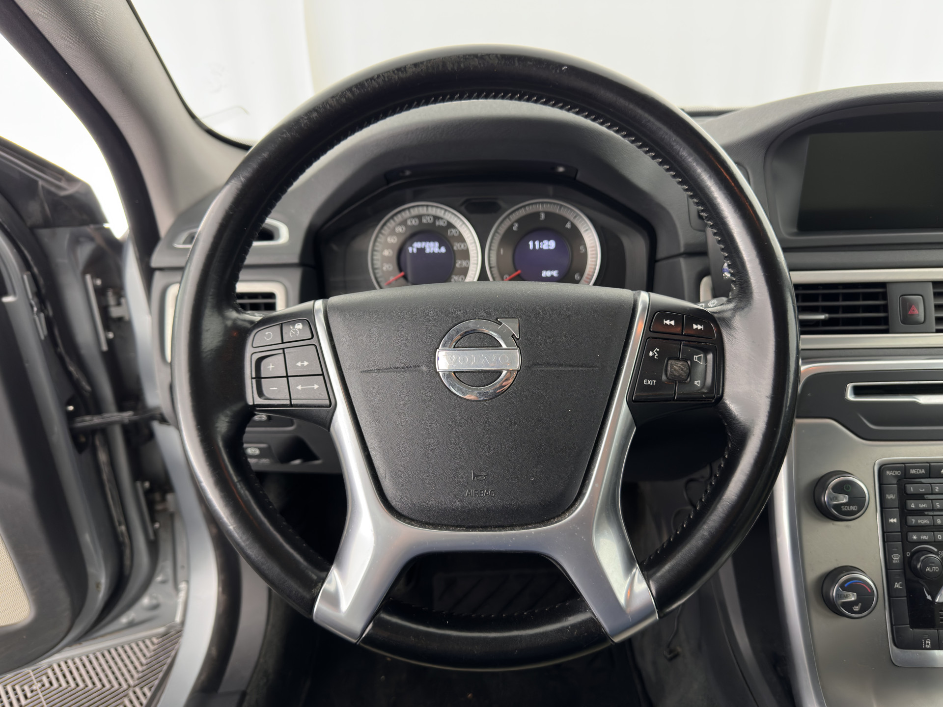 Volvo XC70 2.0 D3 FWD Limited Edition Aut. *LEATHER | BI-XENON | ADAPTIVE-CRUISE | BLIS | NAVI-FULLMAP | HEATED-COMFORTSEATS | ECC | PRIVACY-GLASS | LANE-ASSIST | PDC | TOWBAR | 17''ALU*