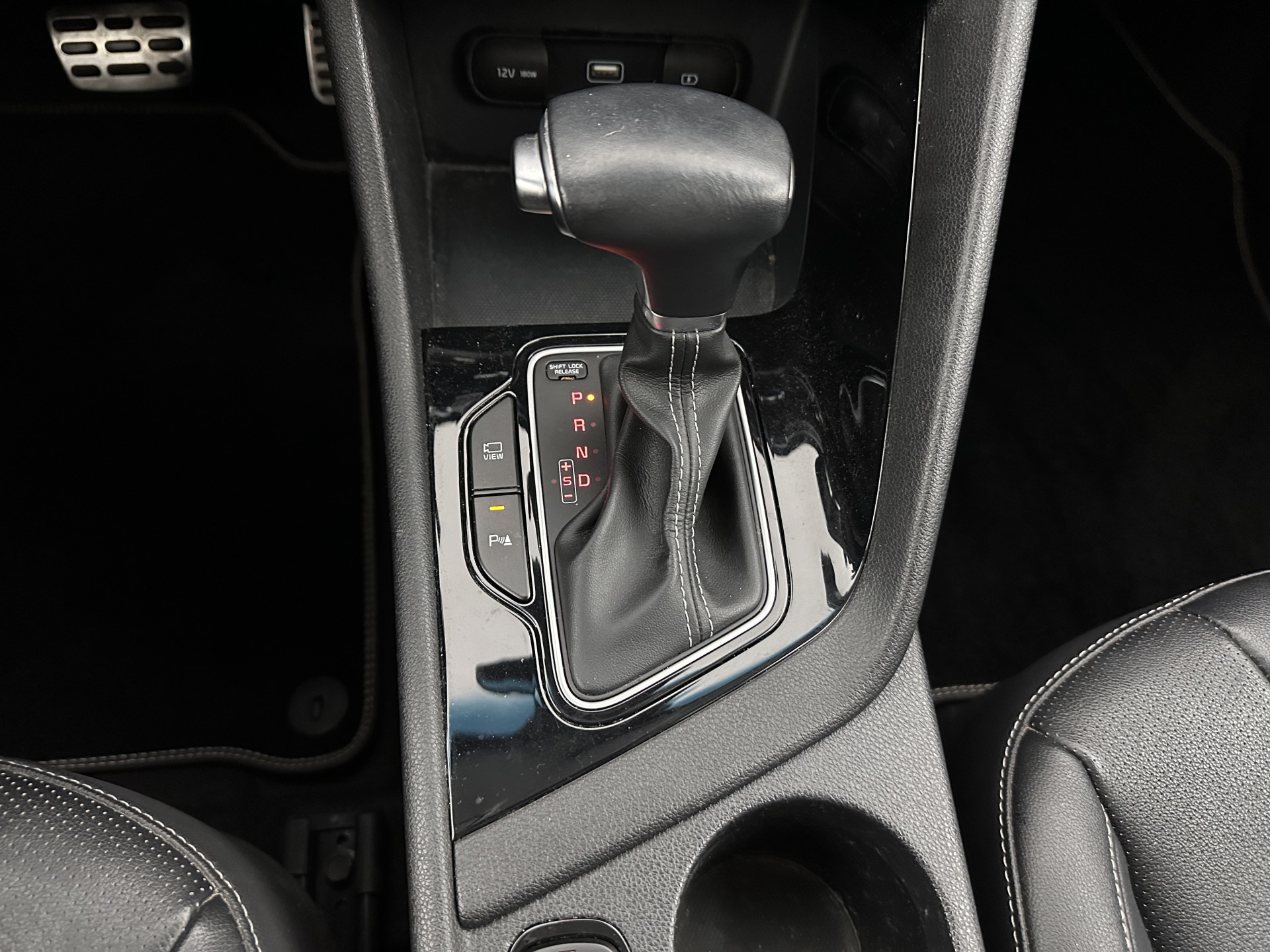 Kia Niro 1.6 GDi Hybrid Dynamic Plus Line (INCL-BTW) Aut. *LEATHER | FULL-LED | ADAPTIVE-CRUISE | BLINDSPOT | HEATED-COMFORTSEATS | CAMERA | KEYLESS | NAVI-FULLMAP | AMBIENTLIGHT | LANE-ASSIST | TOWBAR | 16''ALU*