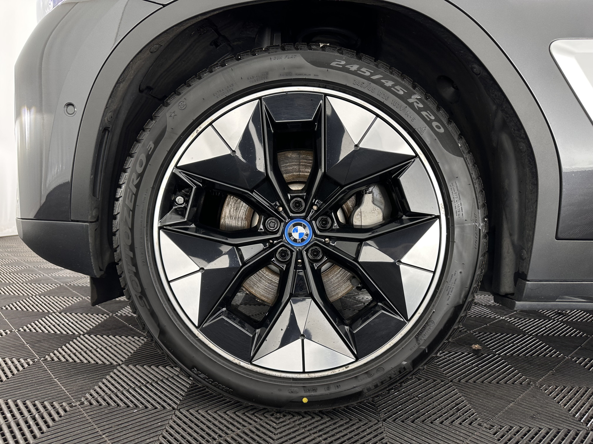 BMW iX3 High Executive 80 kWh [ 3-Fase-11kW ] {SOH-96%} (INCL-BTW) Aut. *PANO | LEATHER | HARMAN/KARDON | FULL-LED | BLINDSPOT | MEMORY-PACK | DIGI-COCKPIT | HEATED-SPORTSEATS | KEYLESS | TOPVIEW | DAB+ | NAVI-FULLMAP | HEAD-UP | 20''ALU*