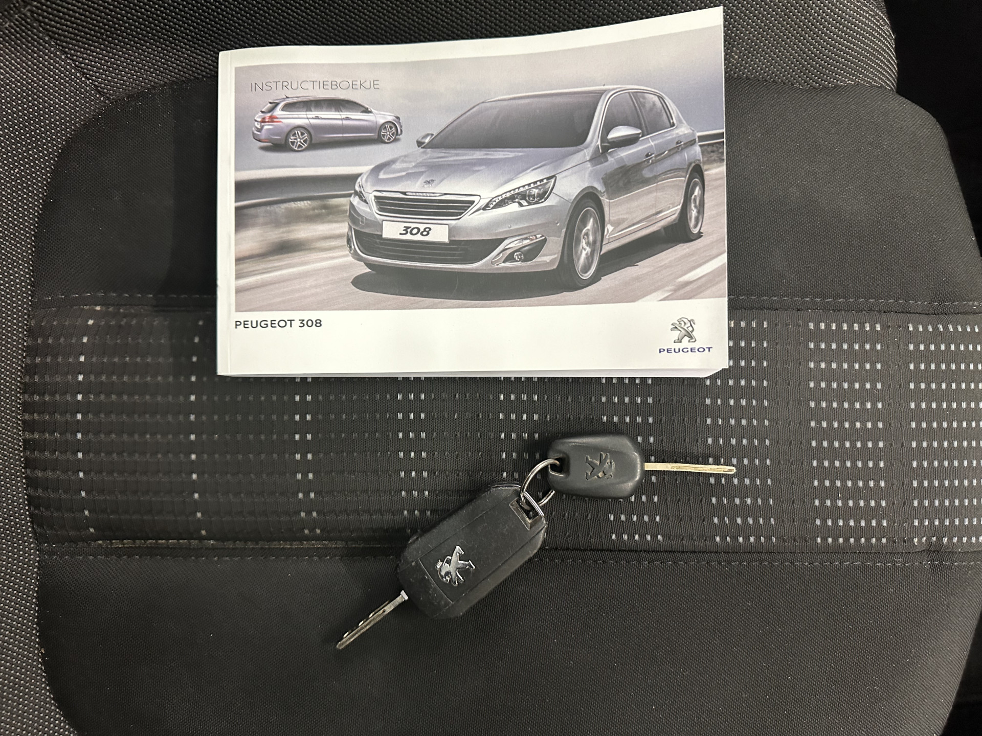 Peugeot 308 SW 1.6 BlueHDI Blue Lease Executive [⚠️] *PANO | NAVI-FULLMAP | ECC | PDC | CRUISE | CAMERA | TOWBAR | COMFORT-SEATS | 16''ALU*