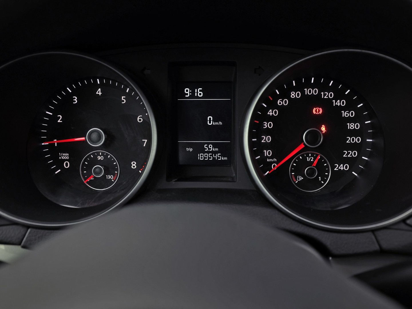 Volkswagen Golf 1.4 Sportline (CLIMATE, GETINT GLAS, LM VELGEN, SPORTSTOELEN, ARMSTEUN, NIEUWE APK, NIEUWSTAAT)