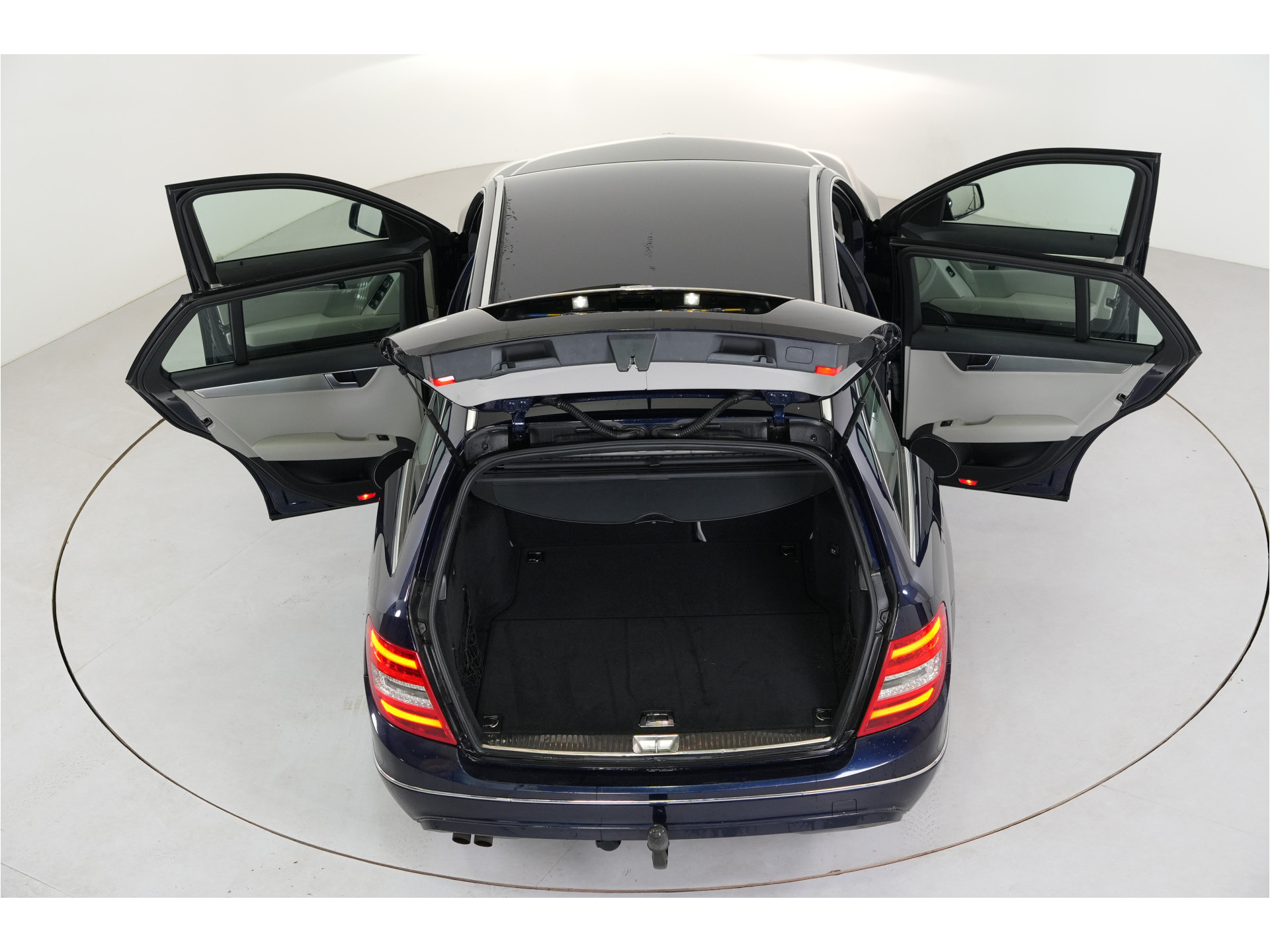 Mercedes-Benz C-klasse Estate 180 Ambition Avantgarde | Trekhaak | El. Stl. verst. | Navi | Cruise | PDC | Bluetooth |