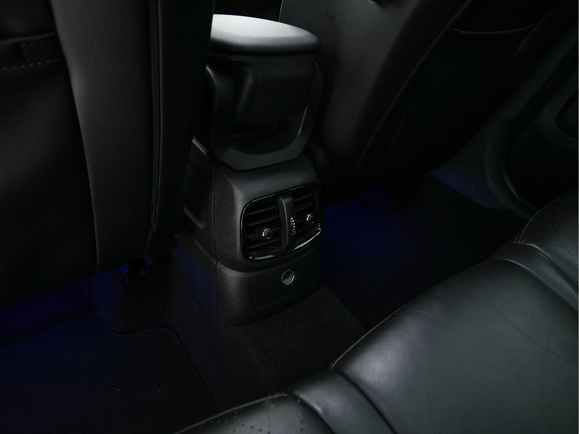 MINI Mini Countryman 2.0 Cooper SD John Cooper Works Chili Aut. *PANO | HEAD-UP | ADAPTIVE-CRUISE | FULL-LED | LEATHER-ALCANTARA  | HARMAN/KARDON | KEYLESS | CAMERA | DAB+ | AMBIENT-LIGHT | NAVI-FULLMAP | TOWBAR | HEATED-SPORTSEATS | SHIFT-PADDLES |.