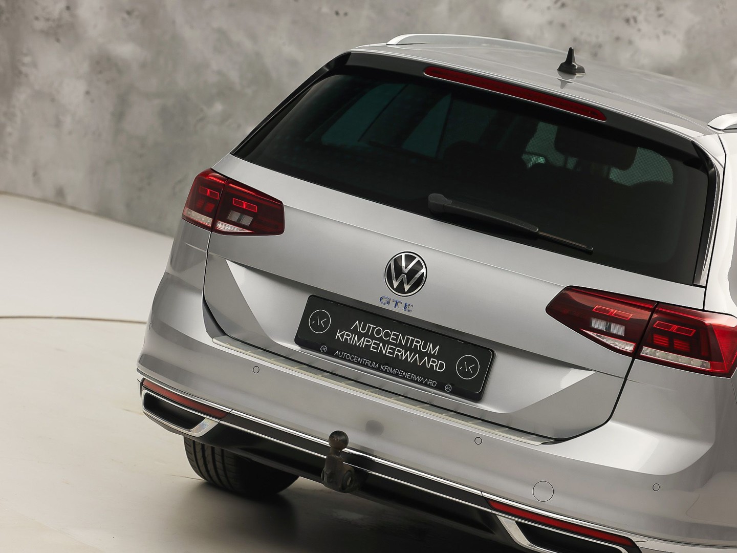 Volkswagen Passat Variant 1.4 TSI PHEV GTE 218Pk Automaat (APPLE CARPLAY, SOH 88,9%, GROOT NAVI, CAMERA, TREKHAAK, KEYLESS, SPORTSTOELEN, STOELVERWARMING, GETINT GLAS, NIEUWSTAAT)