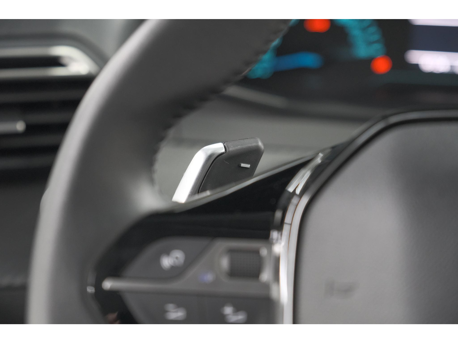 Peugeot 208 Hybrid 110 e-DCS6 Style | Parkeersensoren | Apple Carplay | Cruise Control | Airco