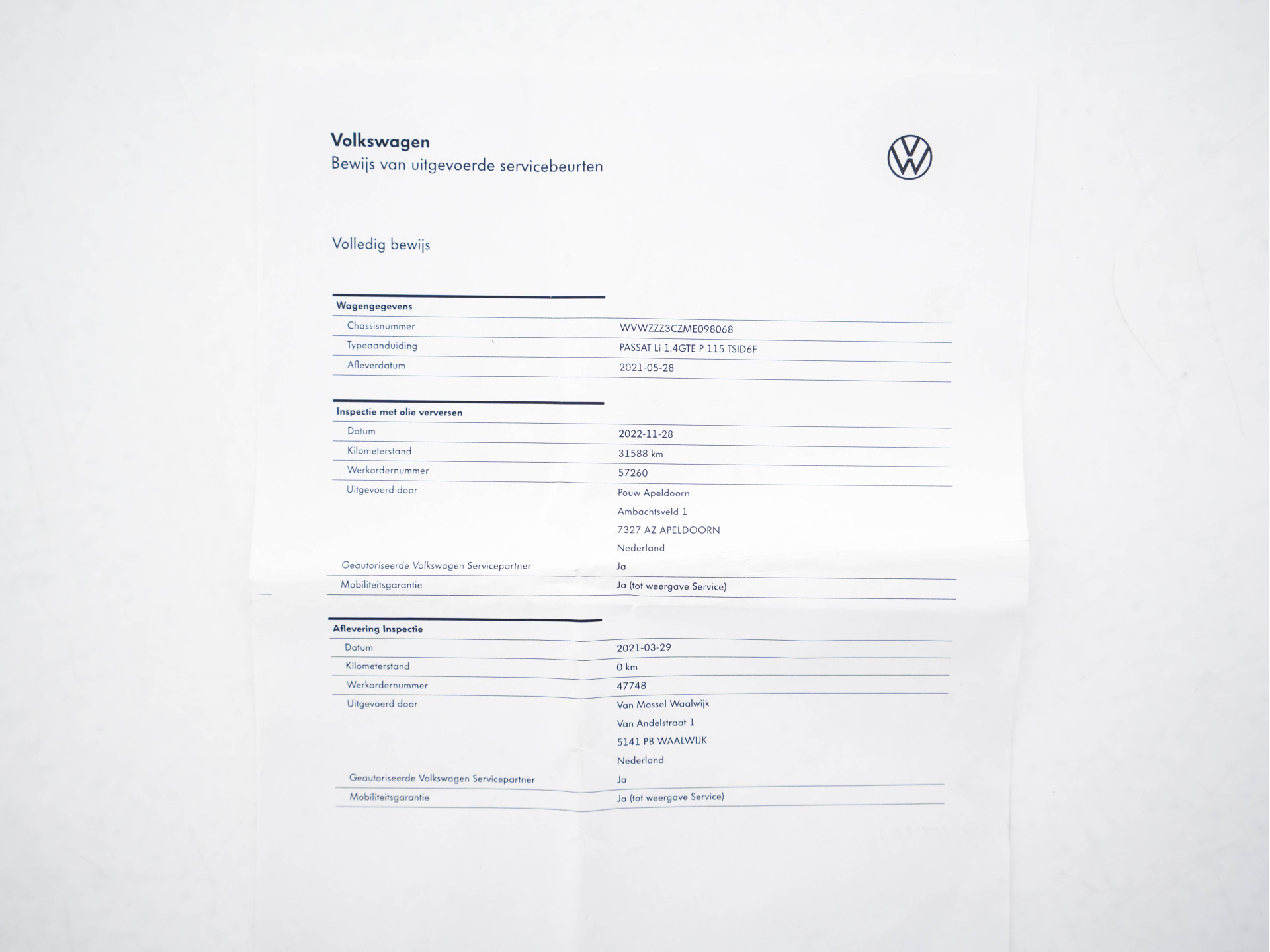 Volkswagen Passat 1.4 TSI GTE Business (Plug-In) (INCL-BTW) Aut. *FULL-LED | DIGI-COCKPIT | ADAPTIVE-CRUISE | NAVI-FULLMAP | KEYLESS | DAB+ | COMFORT-SEATS | SHIFTPADDLES | PRIVACY-GLASS | PDC | CAMERA | CARPLAY | 17''ALU*