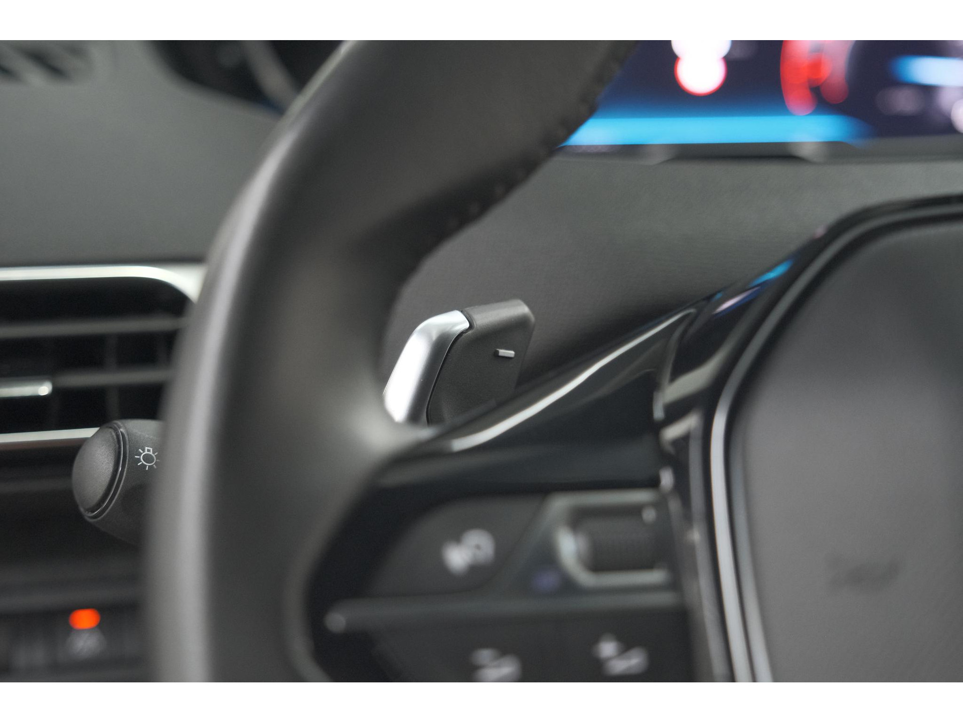Peugeot 5008 PureTech 130 EAT8 Active Pack Business | 7 Zitplaatsen | Camera | Navigatie | Apple Carplay | Parkeersensoren
