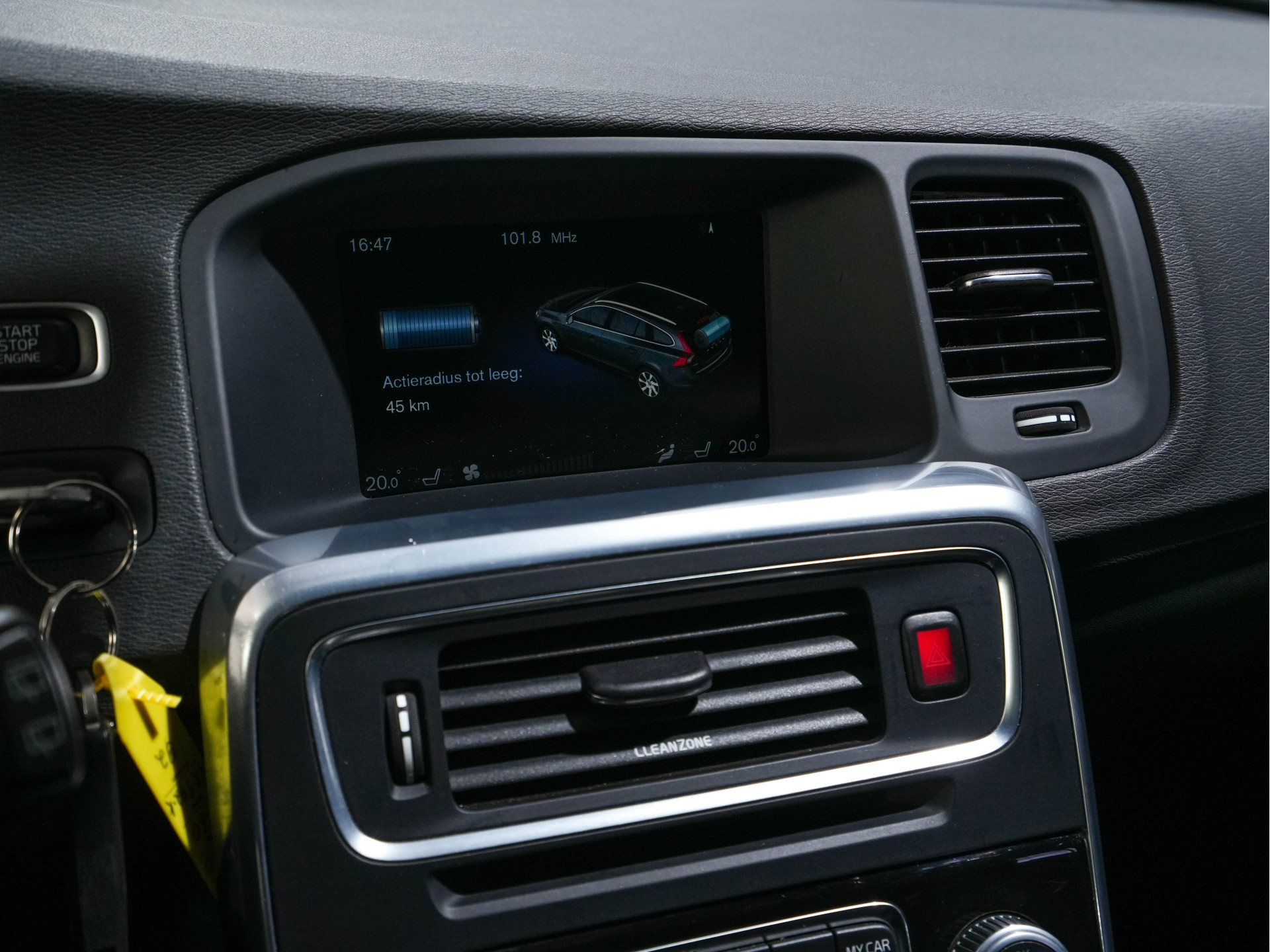 Volvo V60 2.4 D6 AWD Twin Engine Summum Aut. *PANO | NAVI-FULLMAP | LEATHER | BI-XENON | CAMERA |  ECC | PDC | CRUISE | SPORT-SEATS | PRIVACY-GLASS | TOWBAR | MEMORY-PACK | HEATED-COMFORTSEATS | 18"ALU*