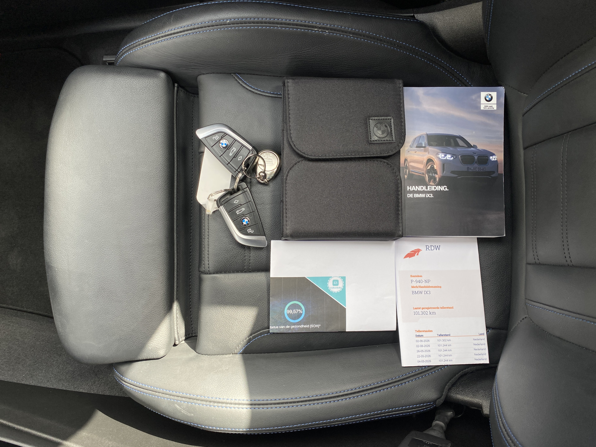 BMW iX3 M Sport High Executive 80 kWh | 1e eigenaar | dealer onderhouden | panoramadak | leder interieur | SOH accu 99.5%