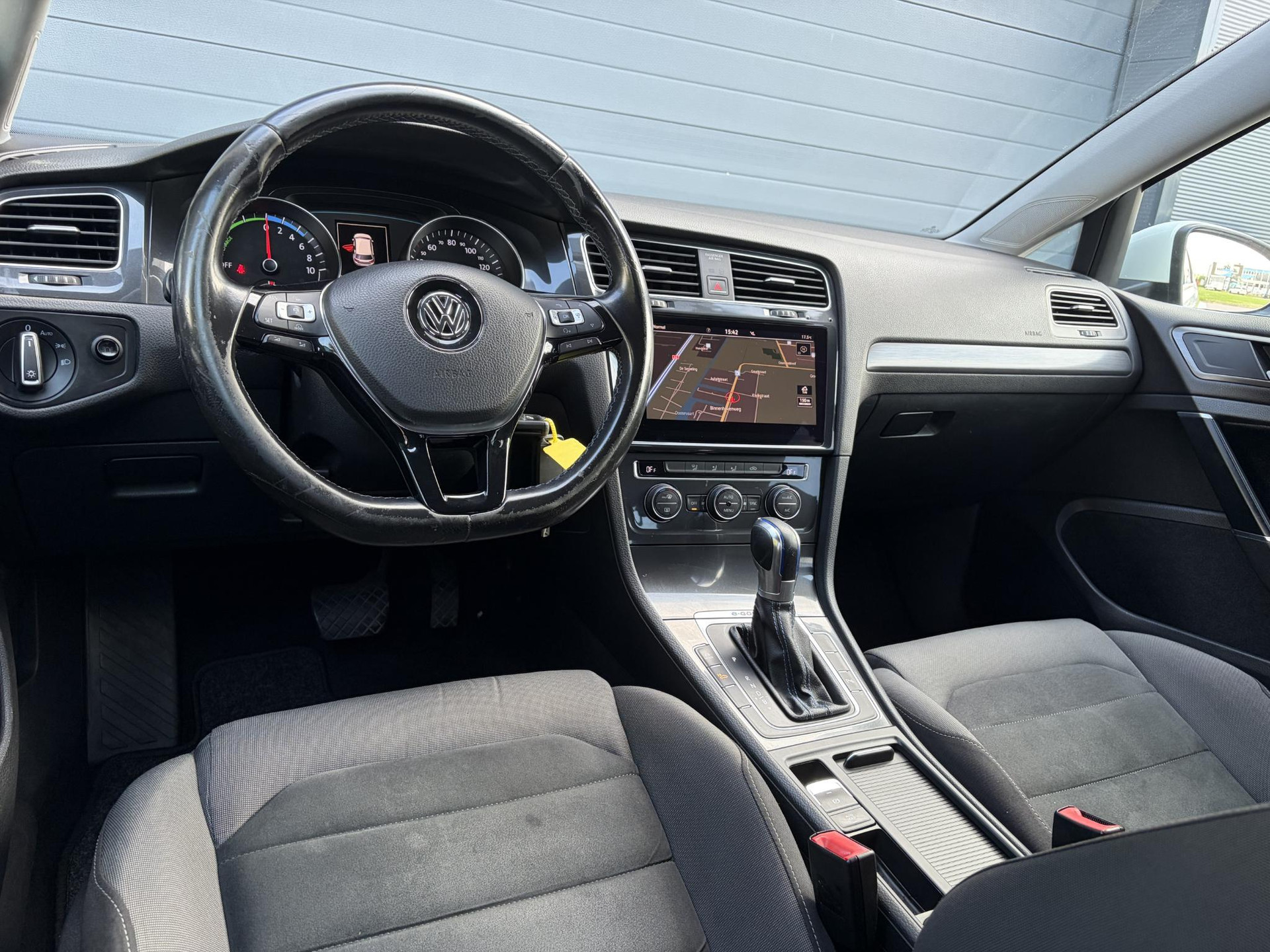 Volkswagen e-Golf ✓SOH 84,55%✓Carplay✓Navi✓LED✓Clima✓Cruise✓Pdc V+A✓Lm velgen✓N.A.P✓Apk tot 07-2027
