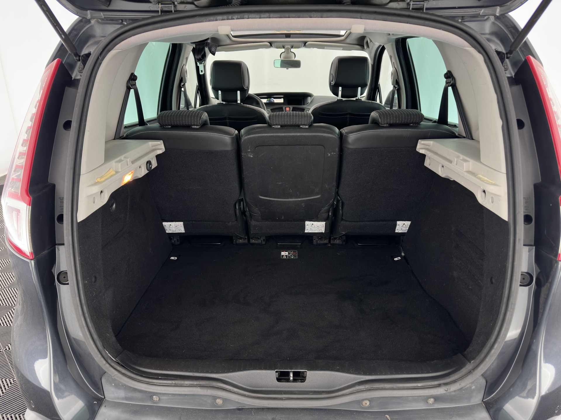 Renault Scénic 2.0 Aut. *PANO | LEATHER-FABRIC | NAVI-FULLMAP | KEYLESS | ECC | DIGIT-COCKPIT | PDC | CRUISE | TOWBAR |  17''ALU*