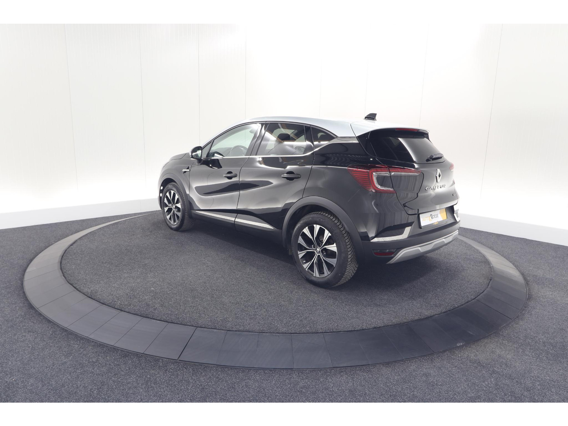 Renault Captur 1.6 E-Tech full hybrid 145 techno | Pack Full Screen | Camera | Navigatie | Allseason Banden