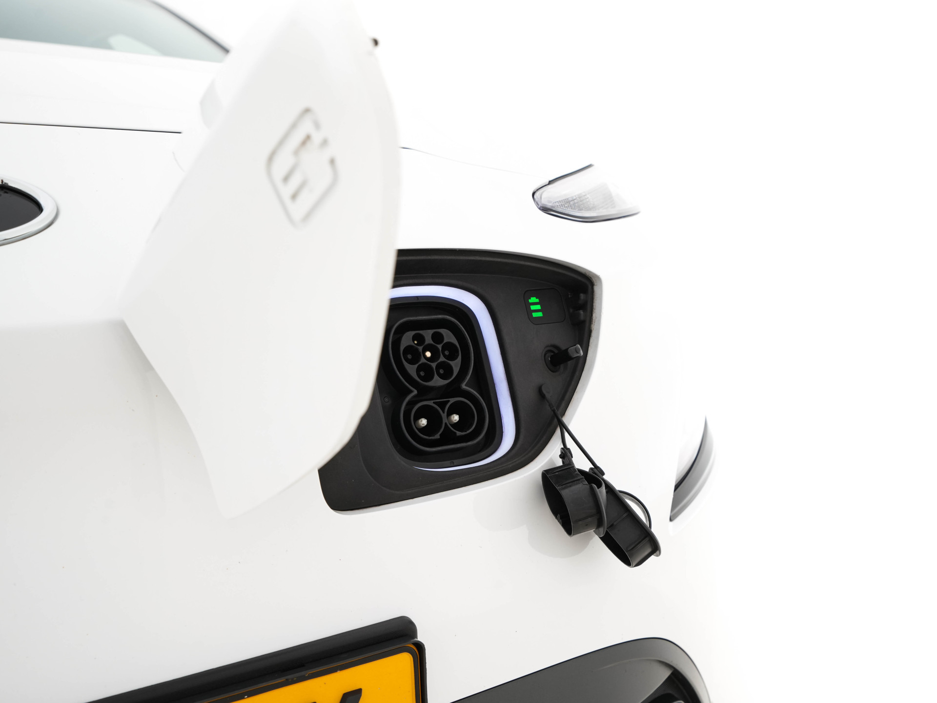 Hyundai Kona EV Fashion 39 kWh [ 3-Fase ] {SOH-100%} (INCL-BTW) Aut. *HEAT-PUMP | NAVI-FULLMAP | DIGI-COCKPIT | FULL-LED | KRELL-AUDIO | LANE-ASSIST | KEYLESS | CAMERA | HEAD-UP | SHIFT-PADDLES | DAB | ADAPT.CRUISE | COMFORT-SEATS | 17 "ALU*