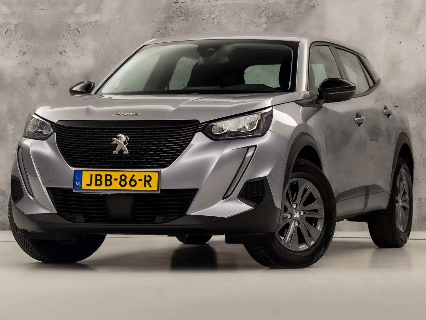 Peugeot 2008 1.2 PureTech Sport 131Pk Automaat (APPLE CARPLAY, GROOT NAVI, LM VELGEN, SPORTSTOELEN, PARKEERSENSOREN, LANE ASSIST, NIEUWSTAAT)