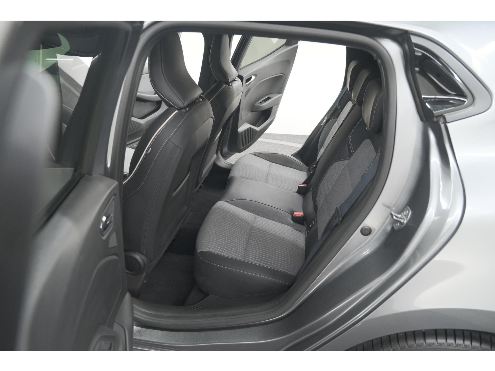 Renault Clio TCe 90 Techno | 360 Camera | Adaptieve Cruise Control | 9.3 Inch Groot Scherm